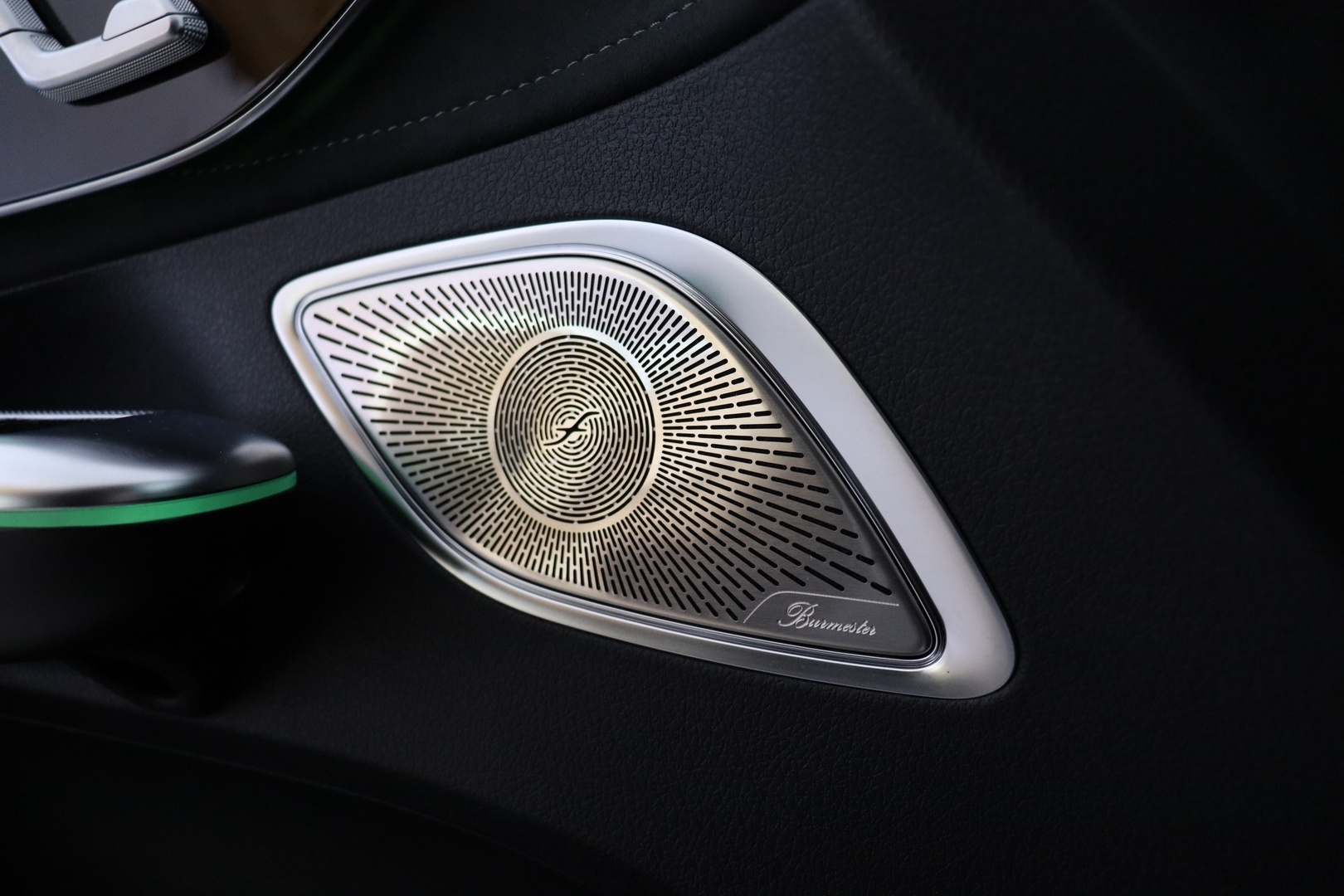 MERCEDES-BENZ EQE 2023