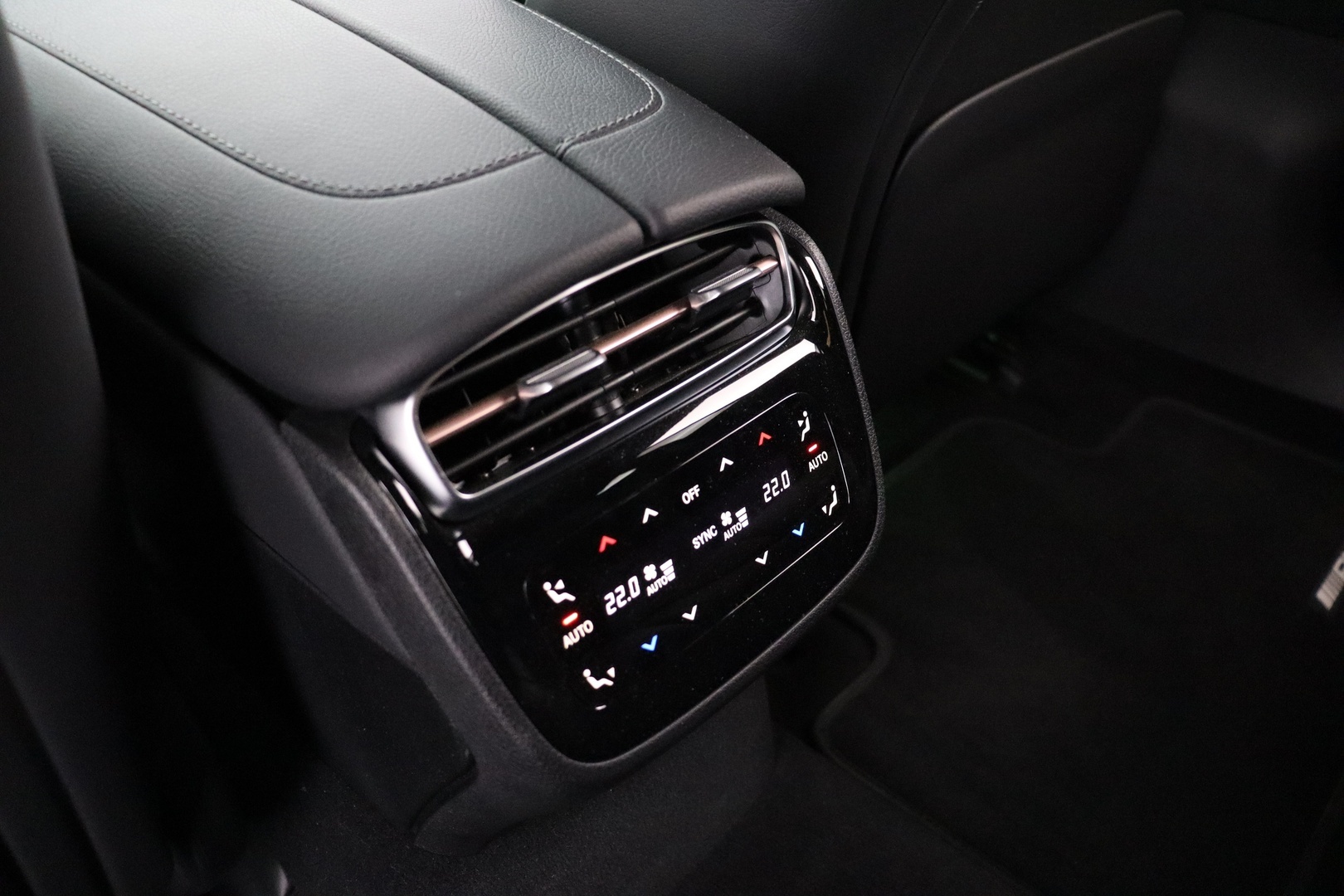 MERCEDES-BENZ EQE 2023