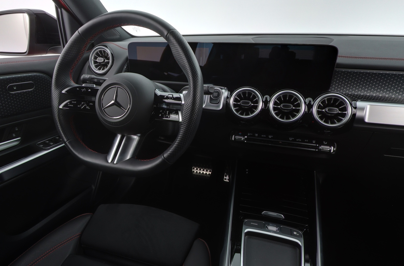 MERCEDES-BENZ EQB 2024