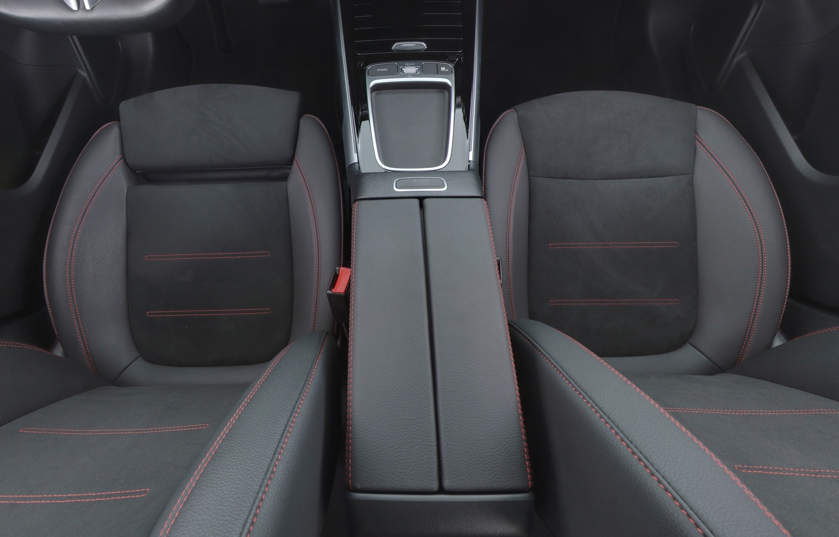 MERCEDES-BENZ EQB 2024