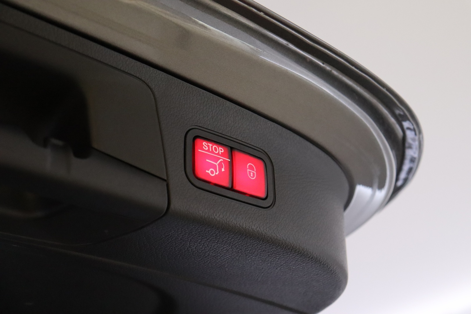 MERCEDES-BENZ EQA 2024