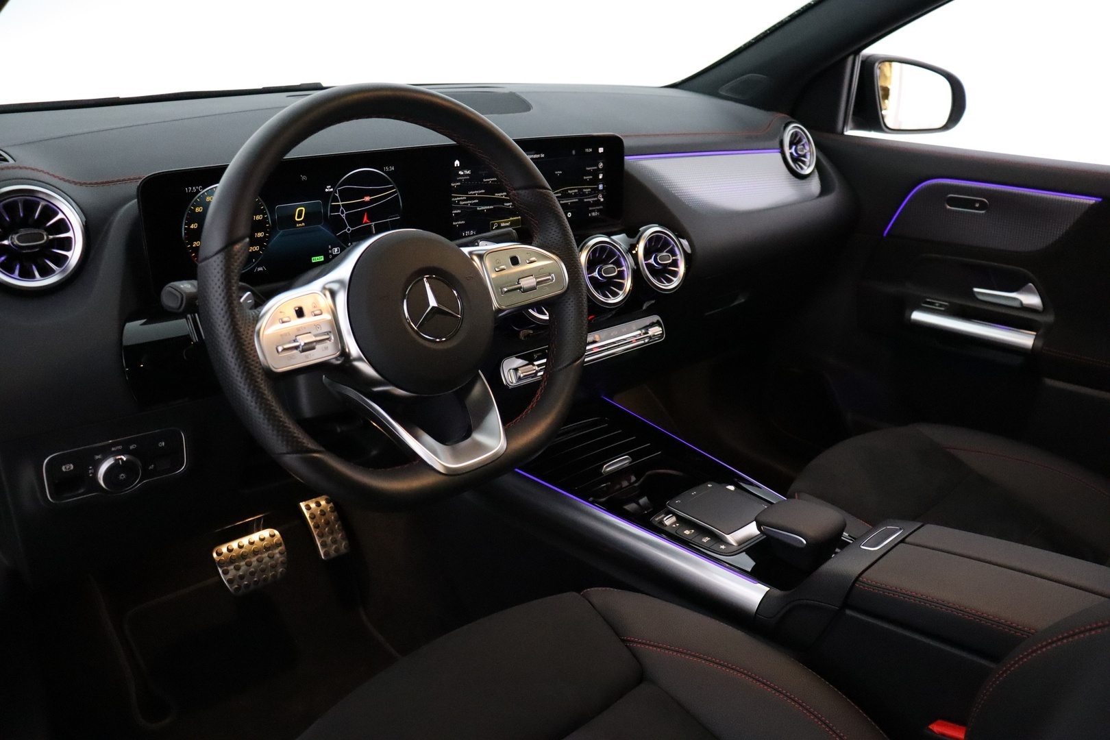 MERCEDES-BENZ EQA 2024