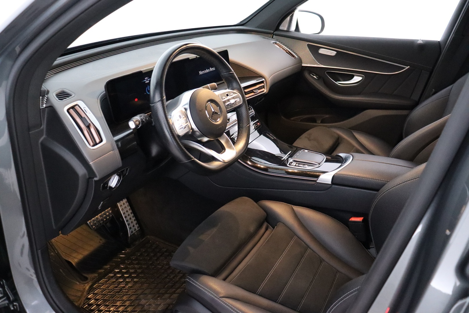 MERCEDES-BENZ EQC 2021