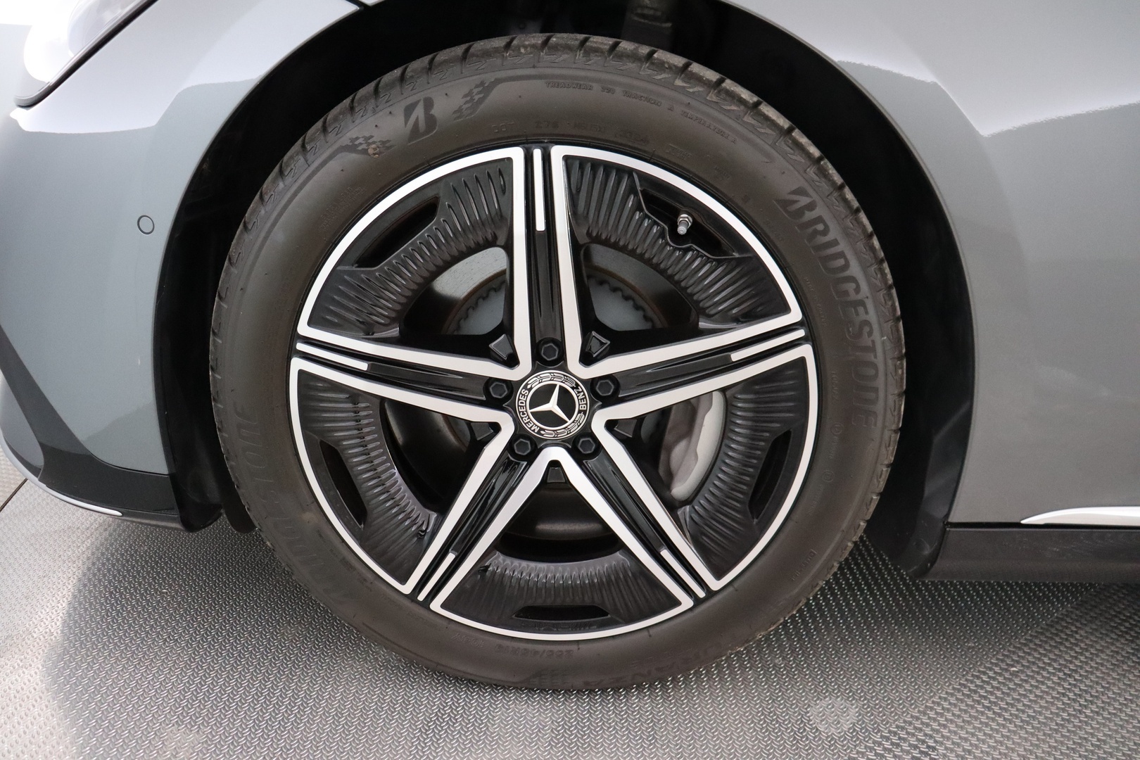 MERCEDES-BENZ EQE 2024