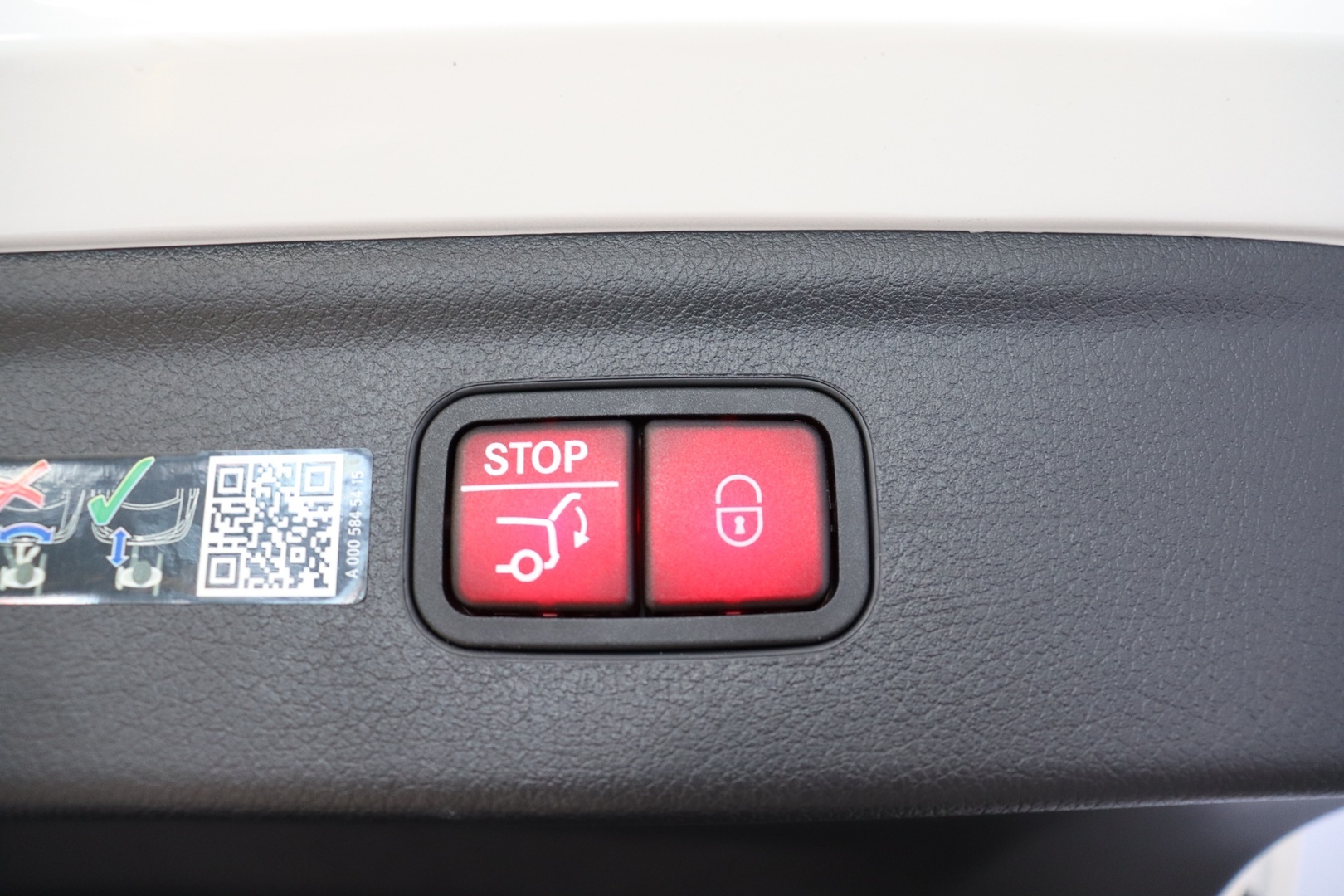 MERCEDES-BENZ EQE SUV 2023