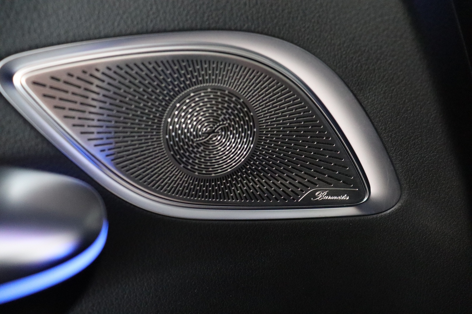 MERCEDES-BENZ EQE SUV 2023