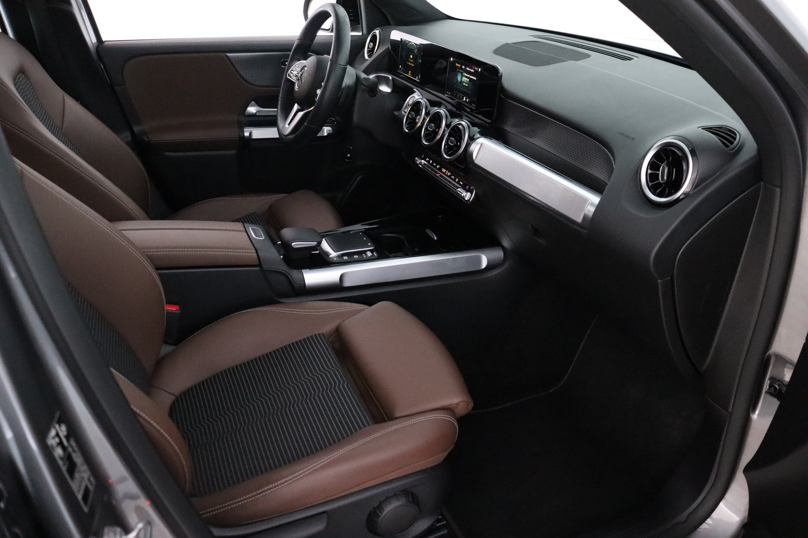 MERCEDES-BENZ GLB 2021