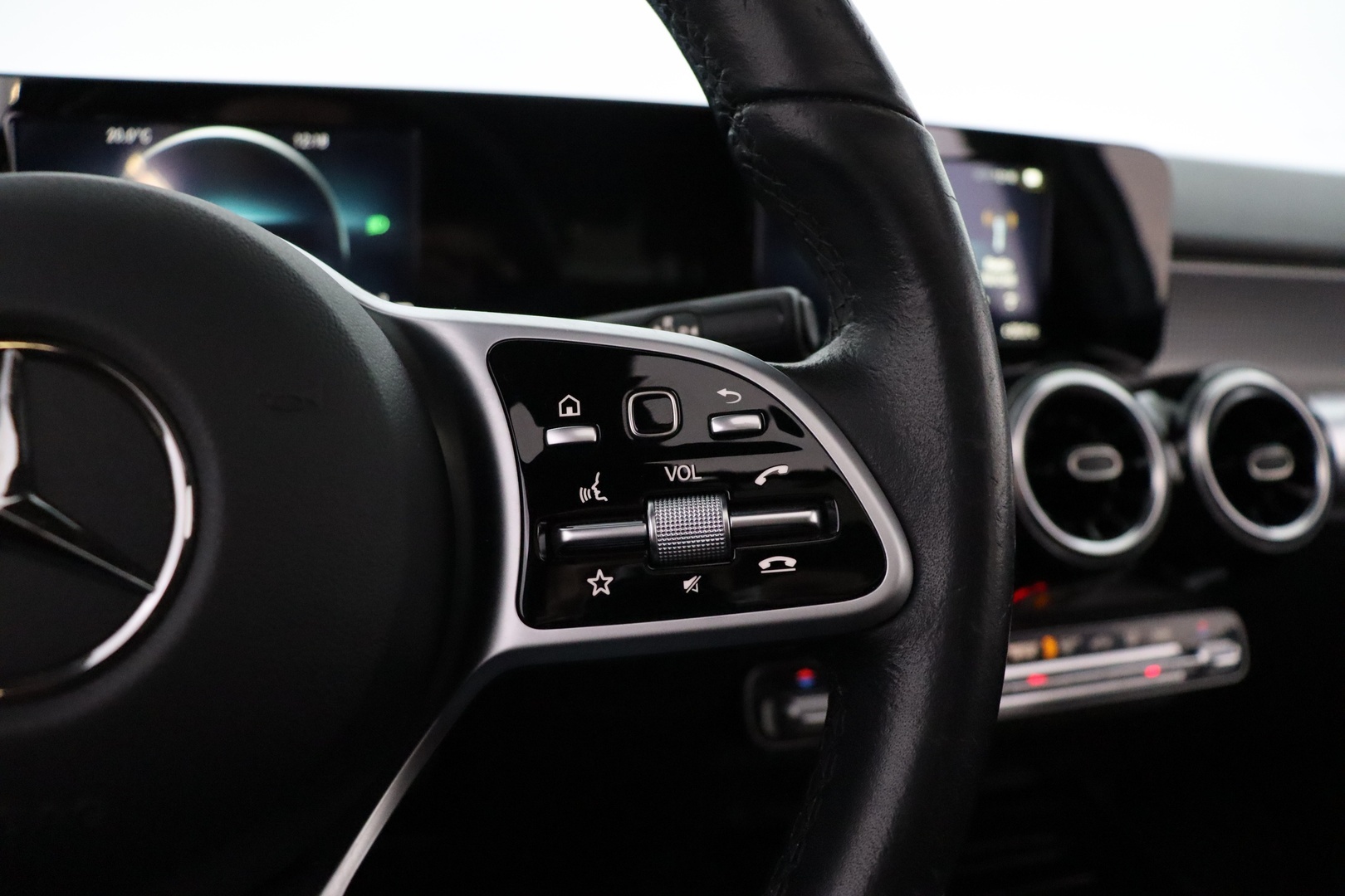 MERCEDES-BENZ GLB 2021