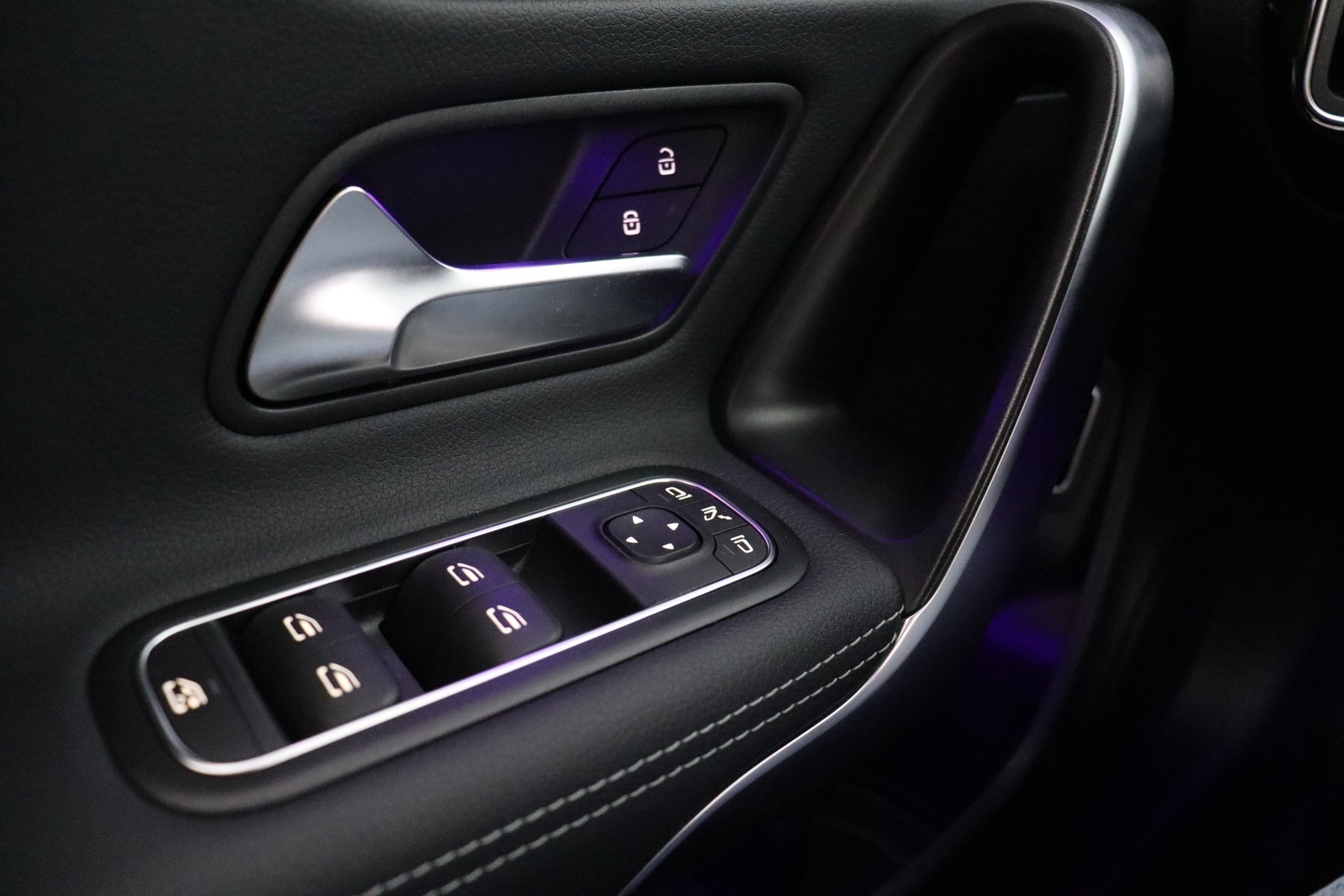 MERCEDES-BENZ CLA 2023