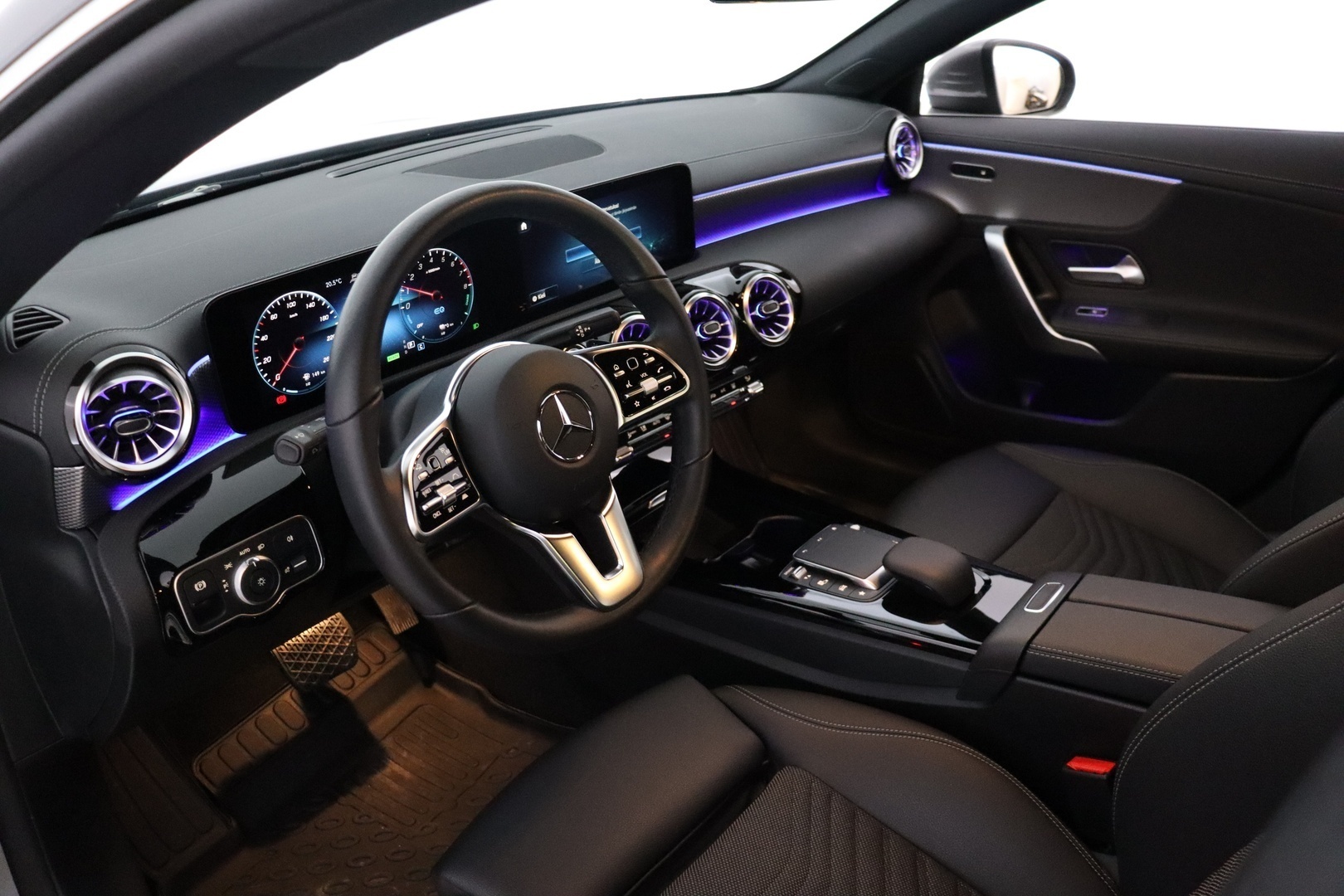 MERCEDES-BENZ CLA 2023