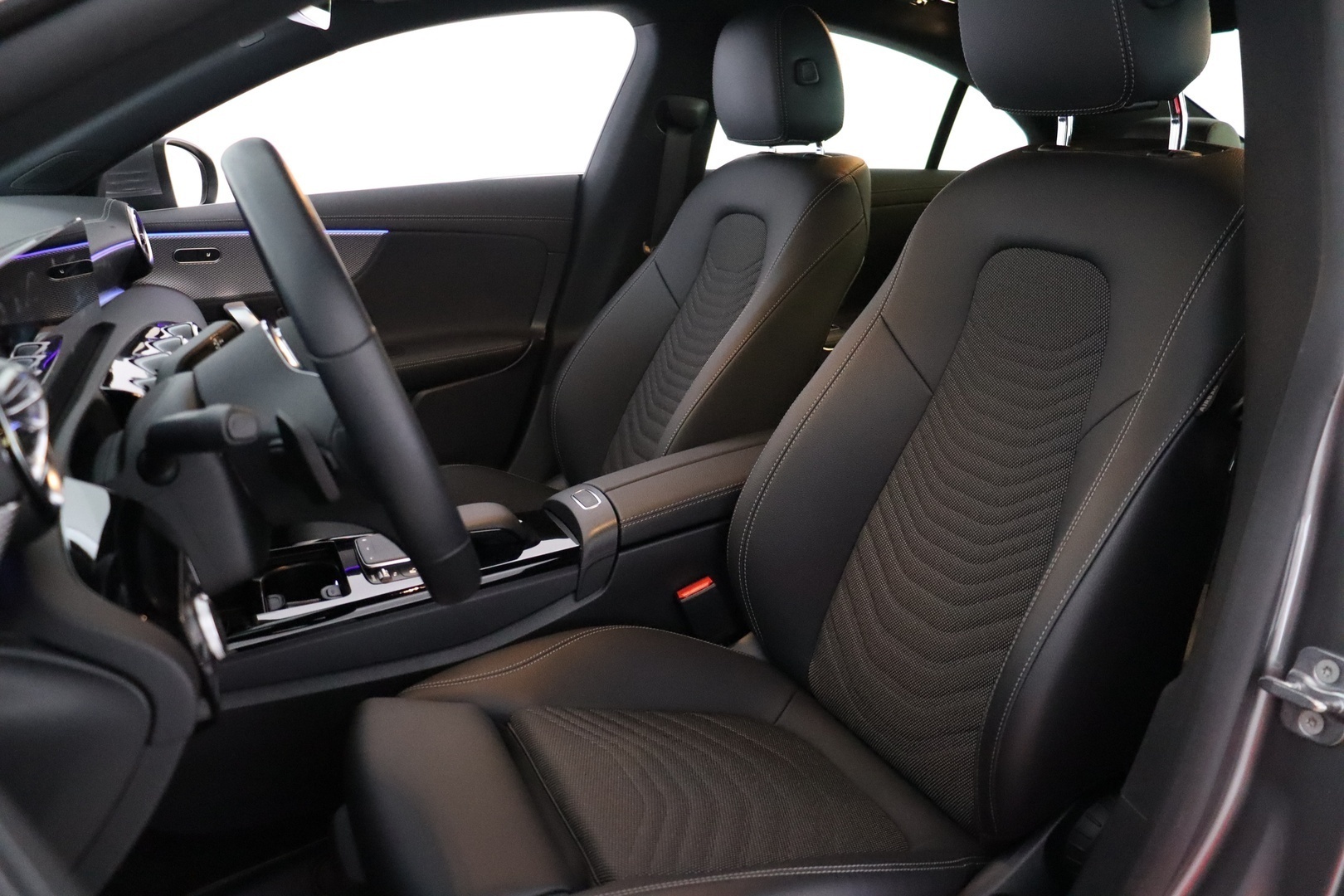 MERCEDES-BENZ CLA 2023