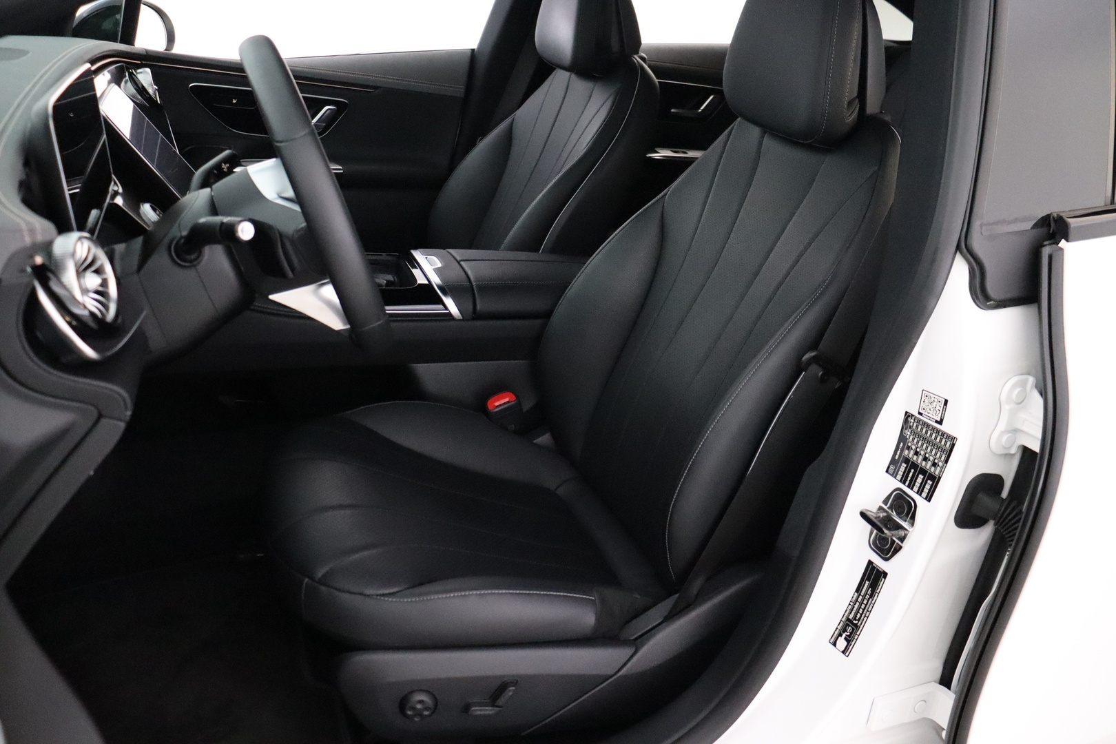 MERCEDES-BENZ EQE 2023