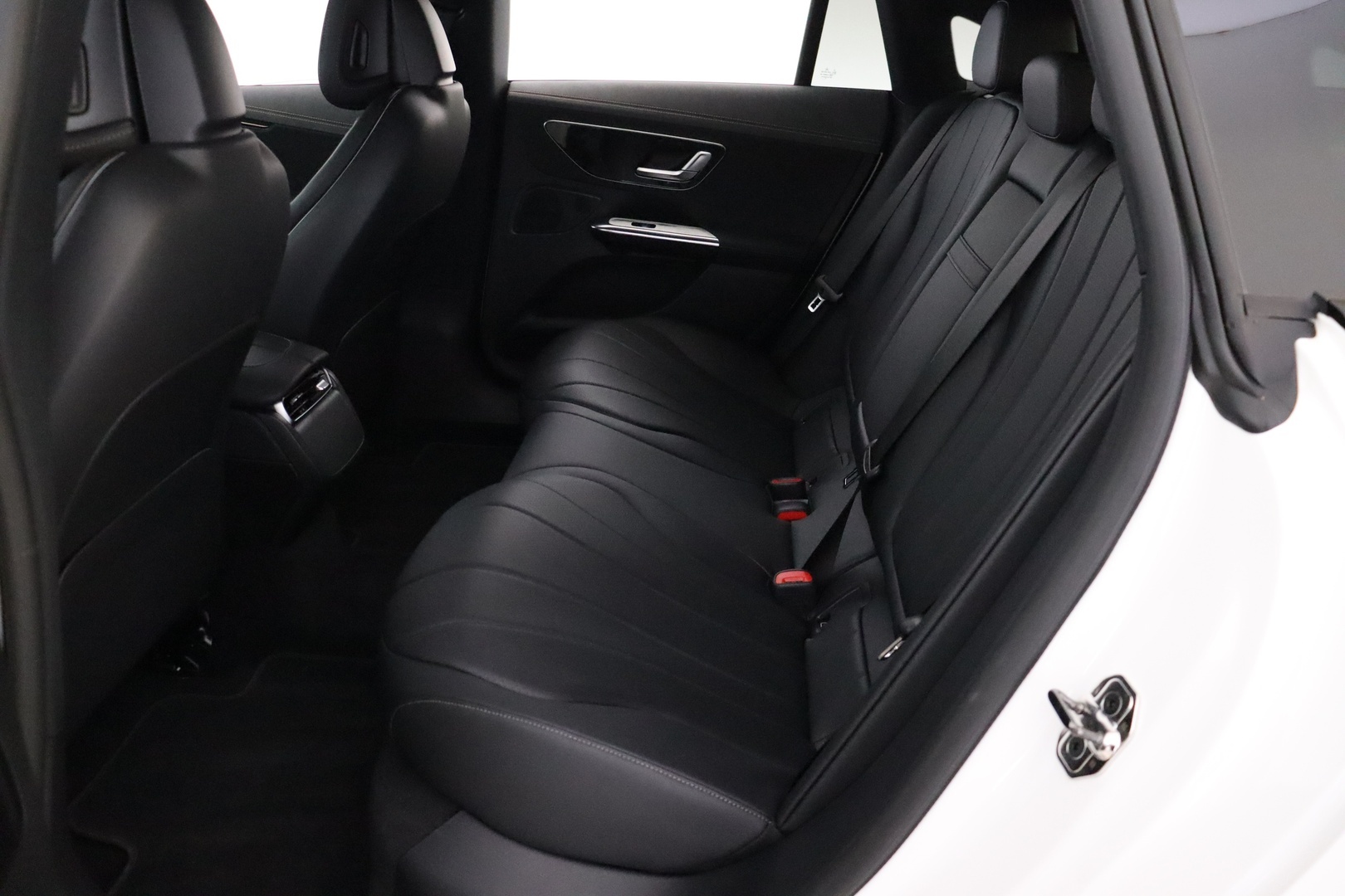 MERCEDES-BENZ EQE 2023