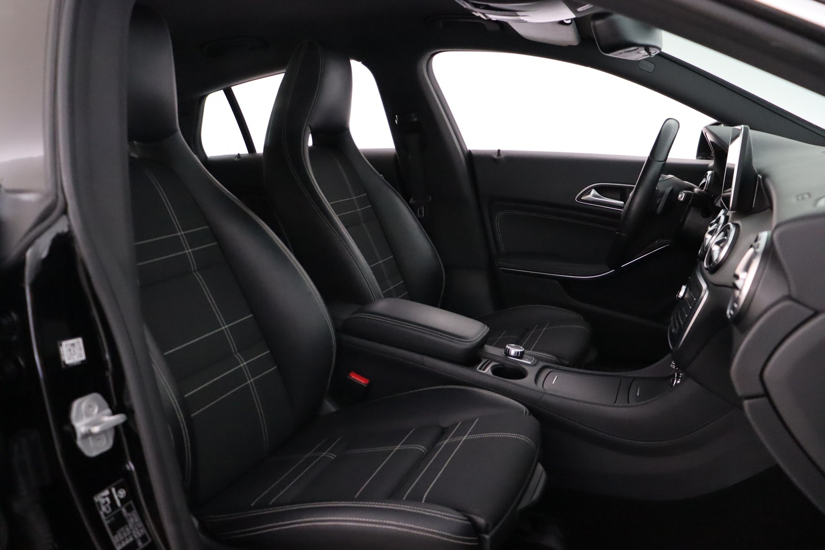 MERCEDES-BENZ CLA 2016