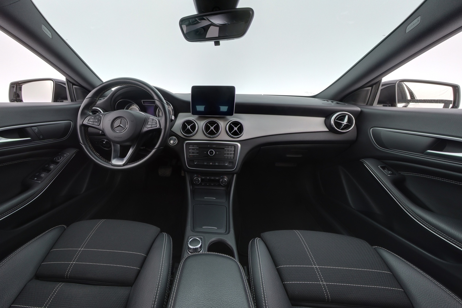 MERCEDES-BENZ CLA 2016