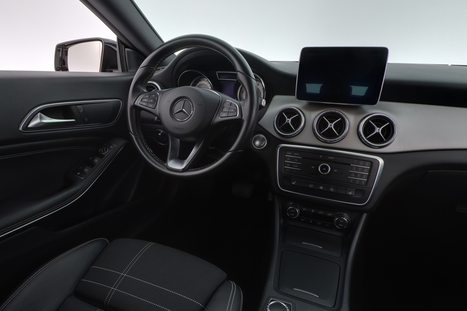 MERCEDES-BENZ CLA 2016