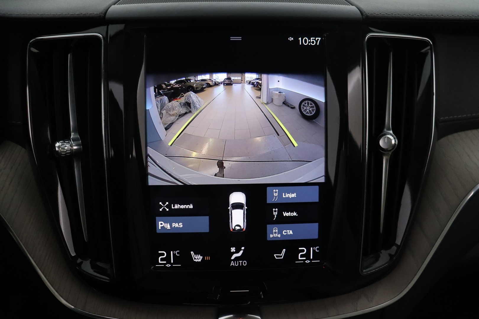 VOLVO XC60 2018