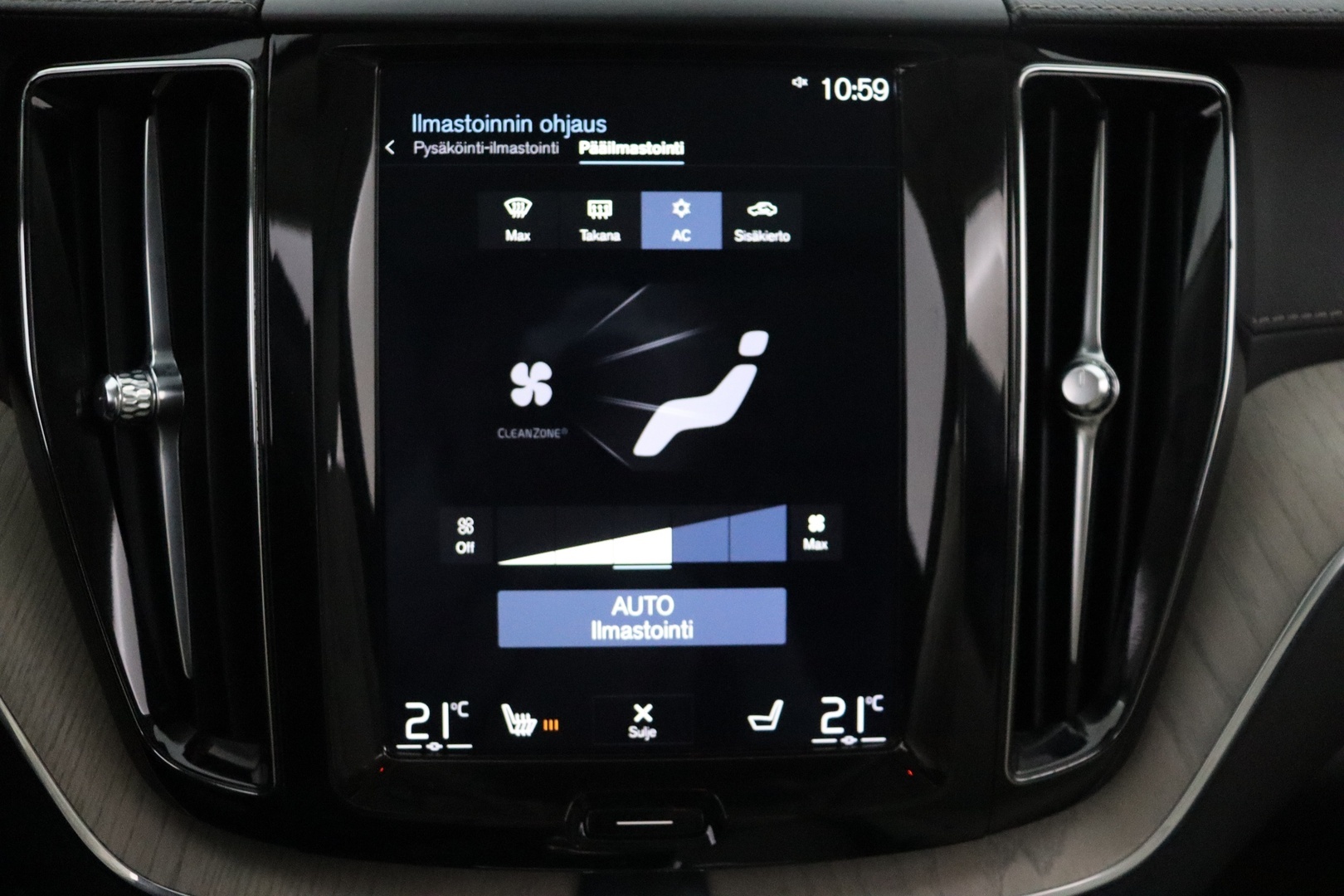 VOLVO XC60 2018