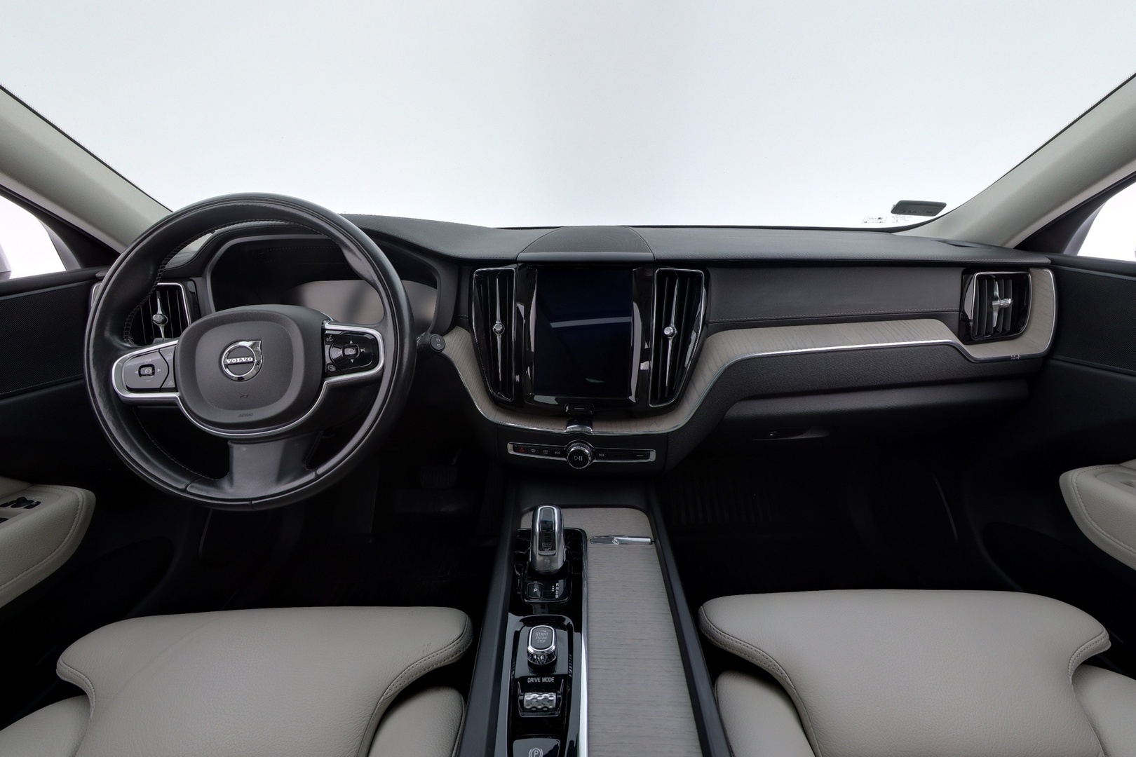 VOLVO XC60 2018