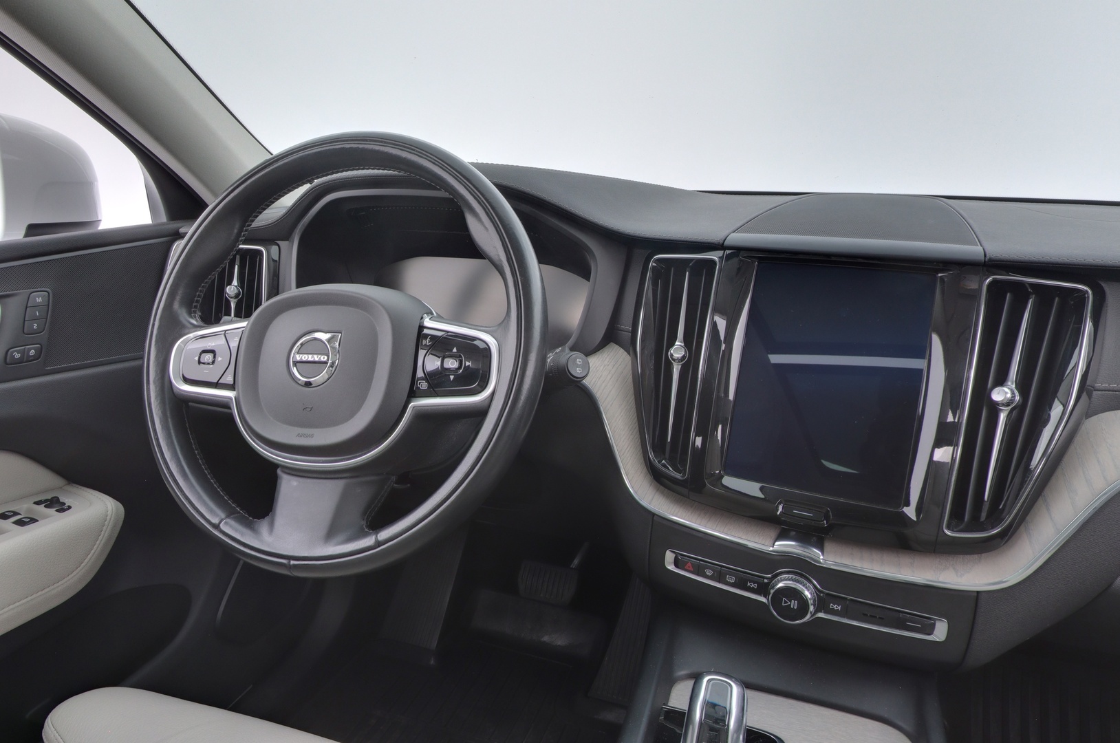 VOLVO XC60 2018