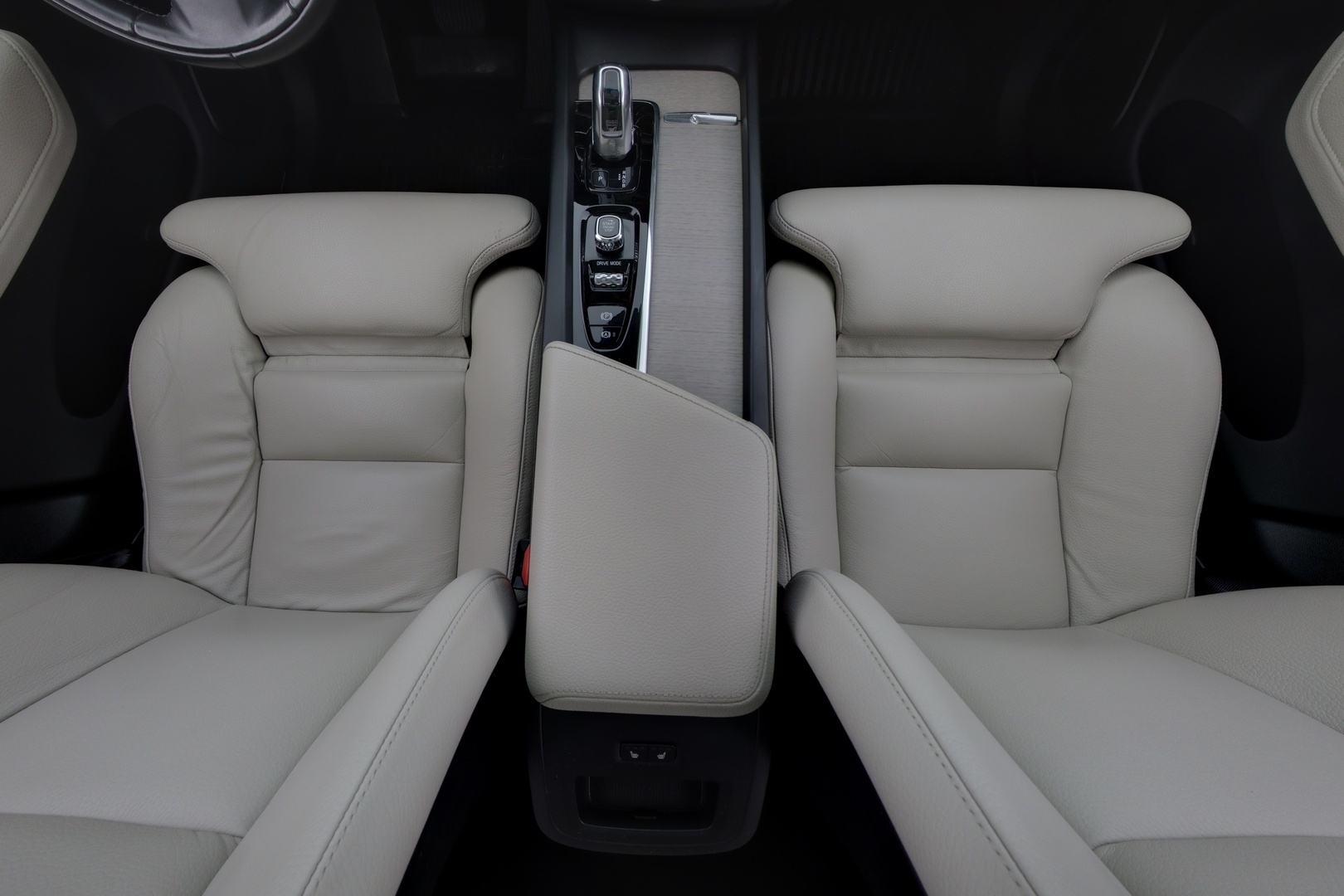 VOLVO XC60 2018