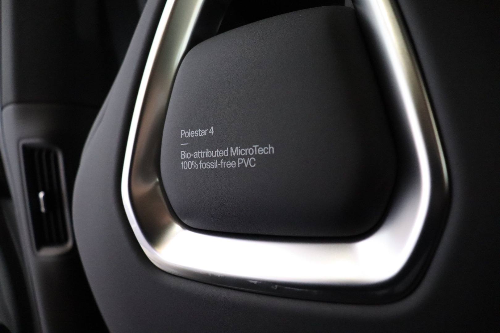 POLESTAR 4 2025