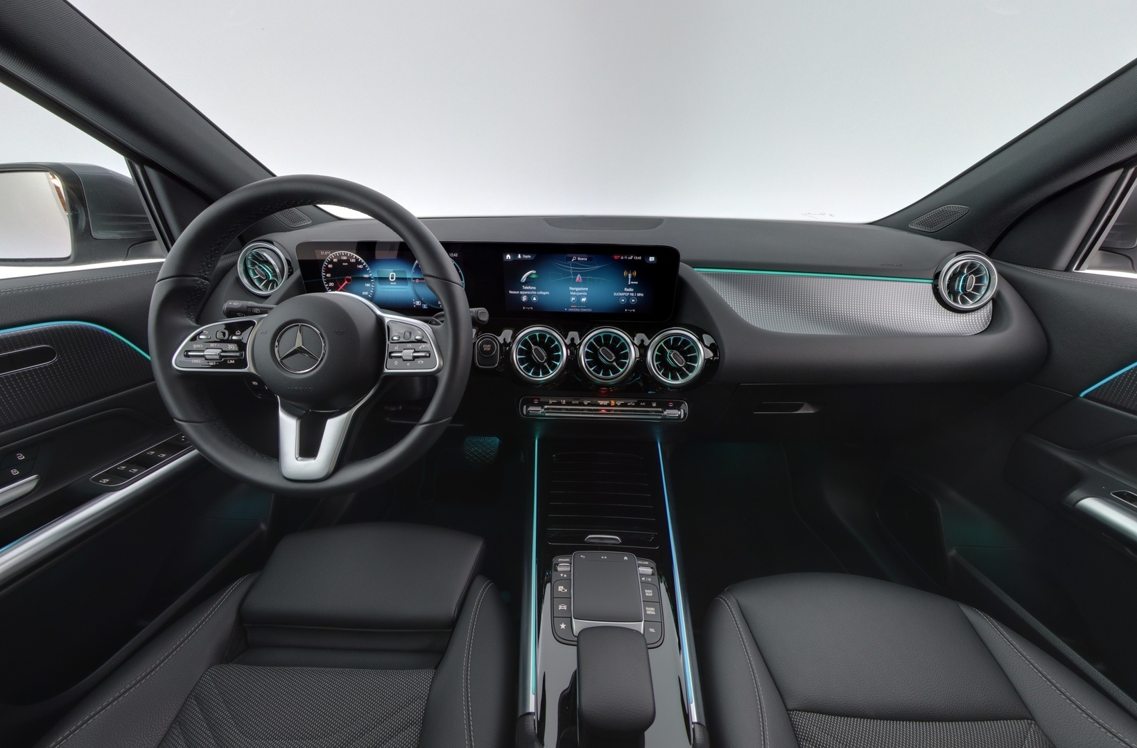 MERCEDES-BENZ EQA 2023