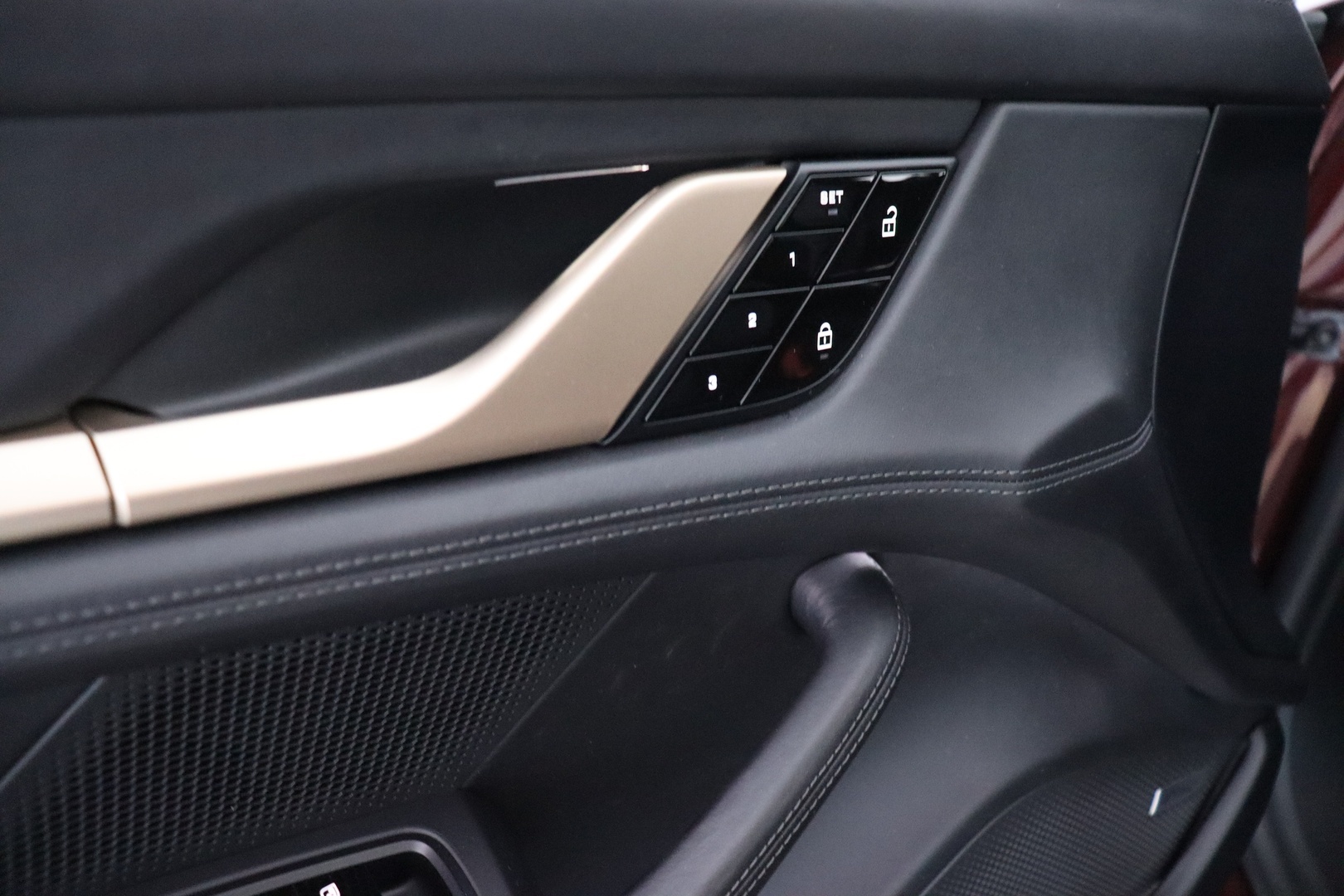 PORSCHE Taycan 2021