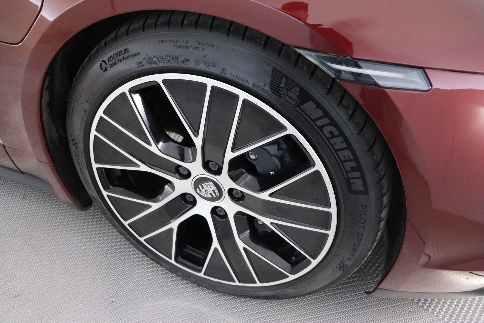 PORSCHE Taycan 2021