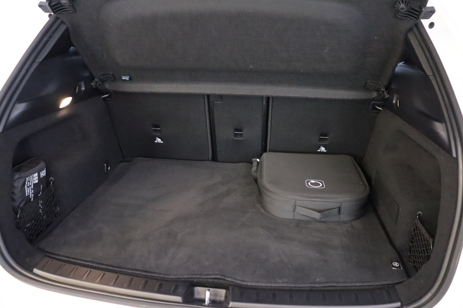 MERCEDES-BENZ EQA 2024