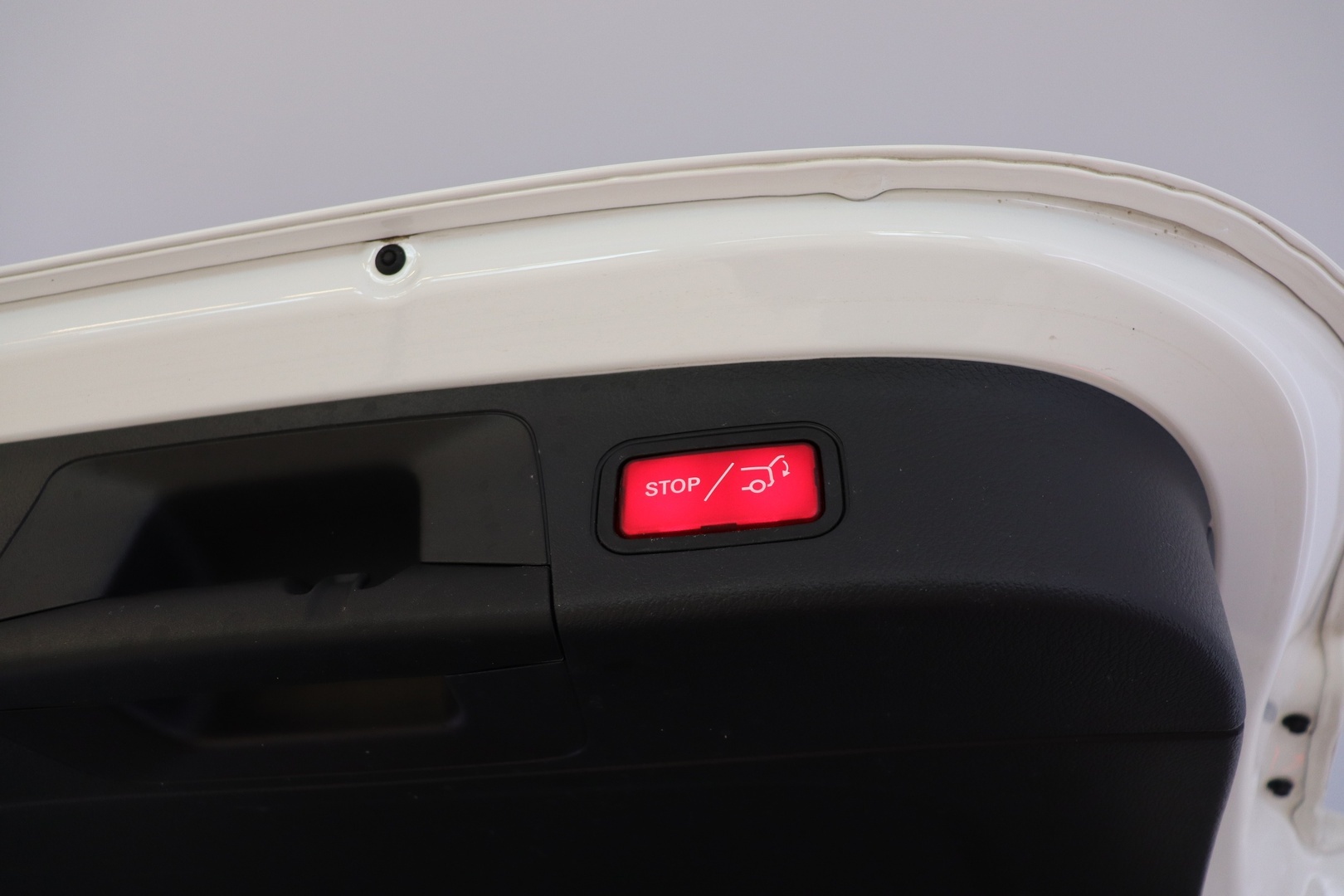 MERCEDES-BENZ EQA 2024