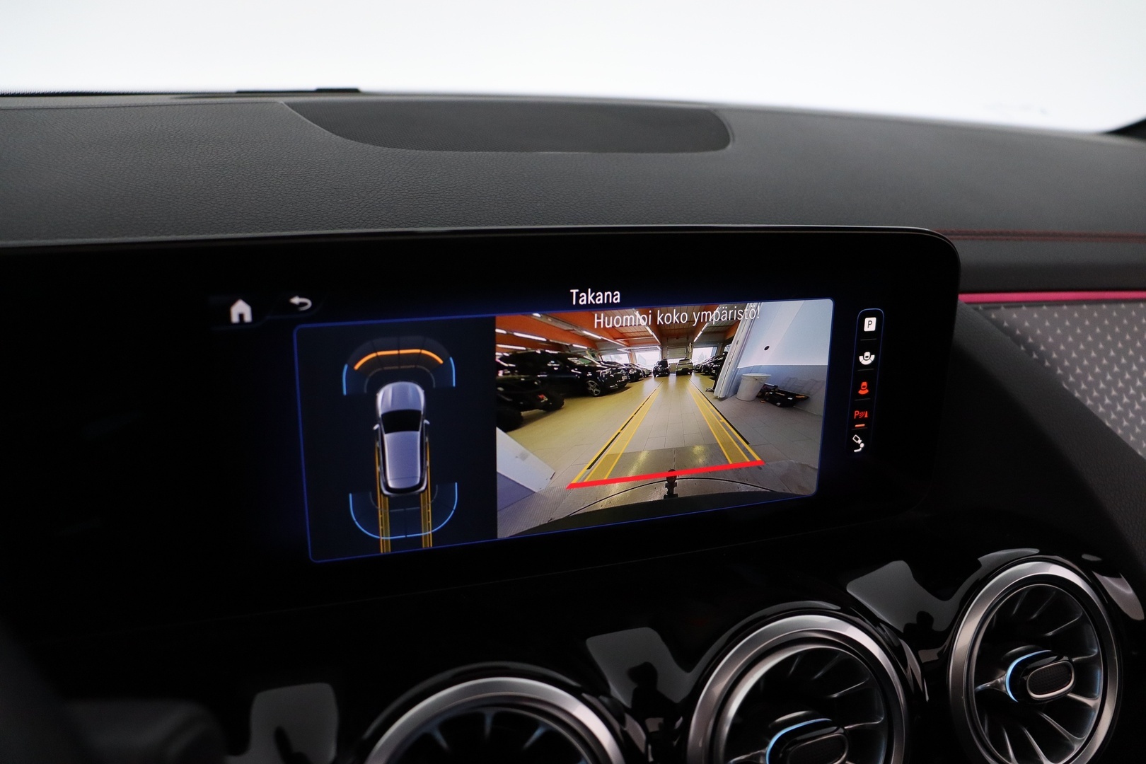 MERCEDES-BENZ EQA 2024