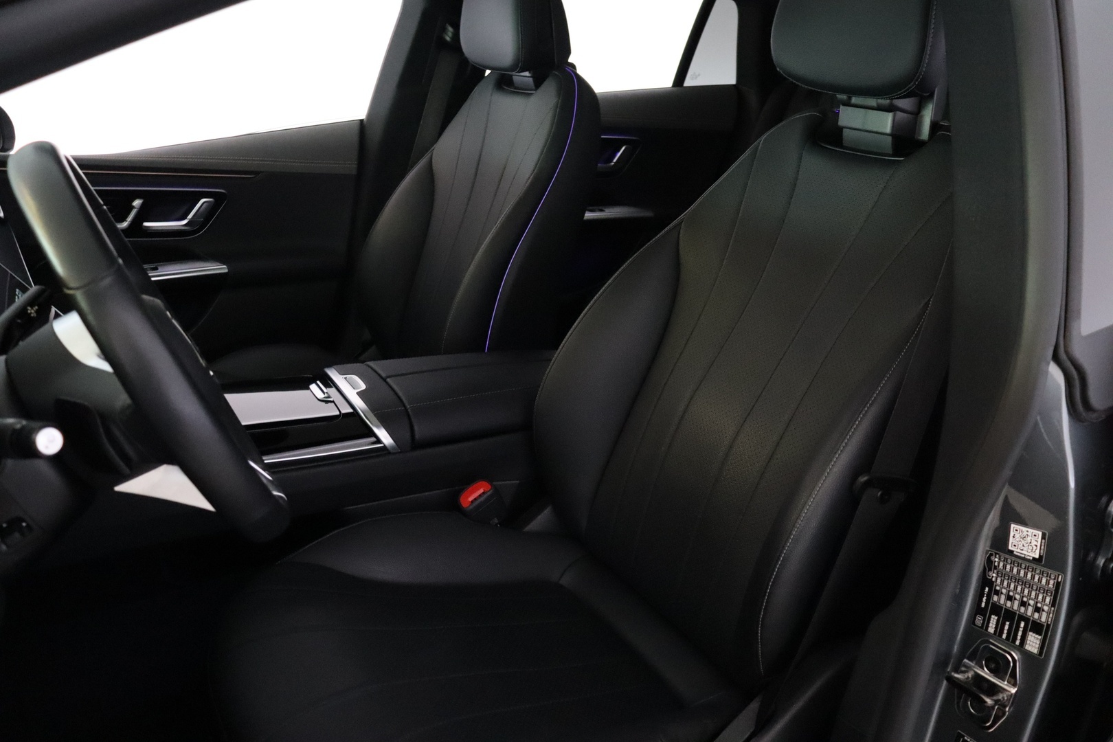 MERCEDES-BENZ EQE 2024