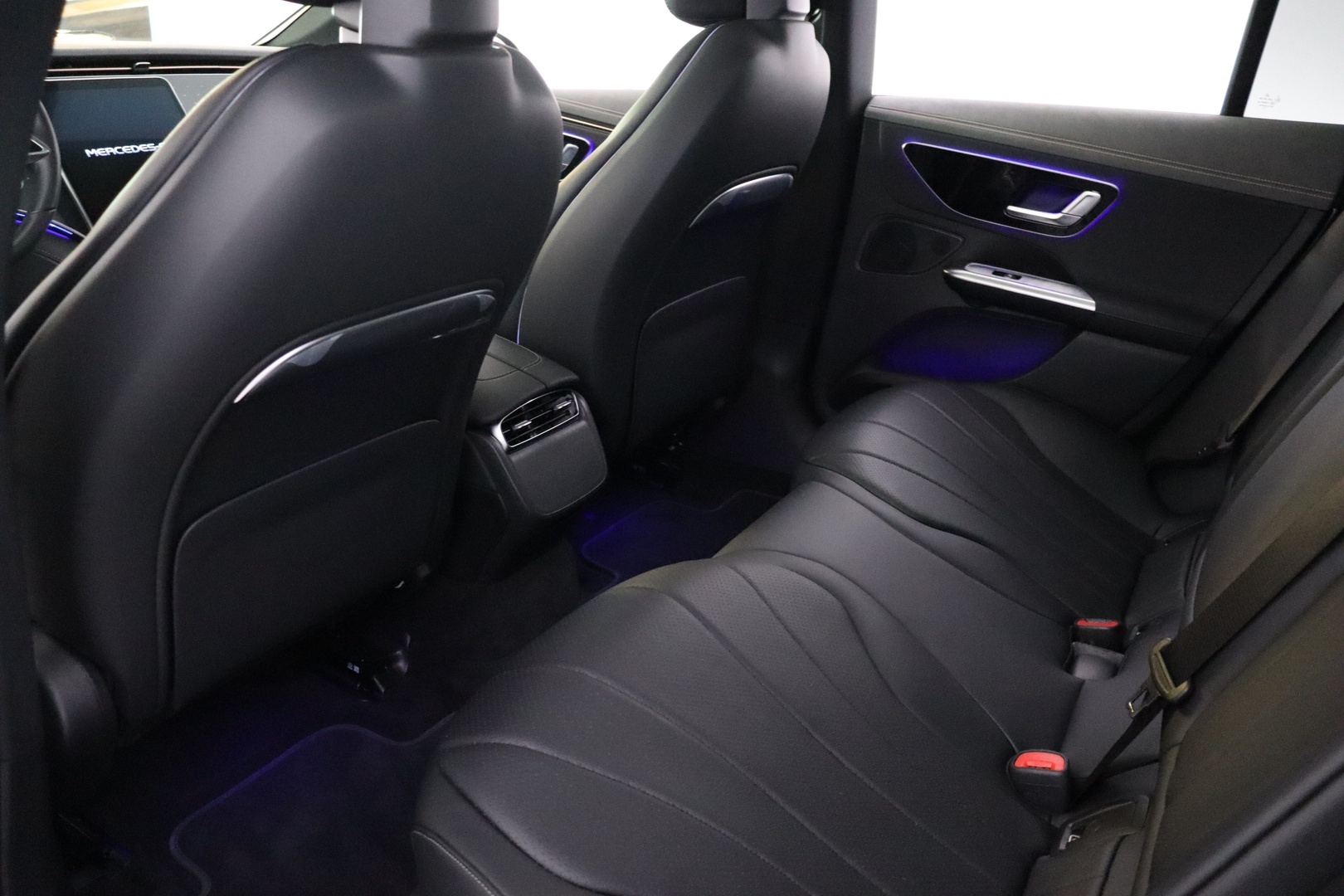 MERCEDES-BENZ EQE 2024