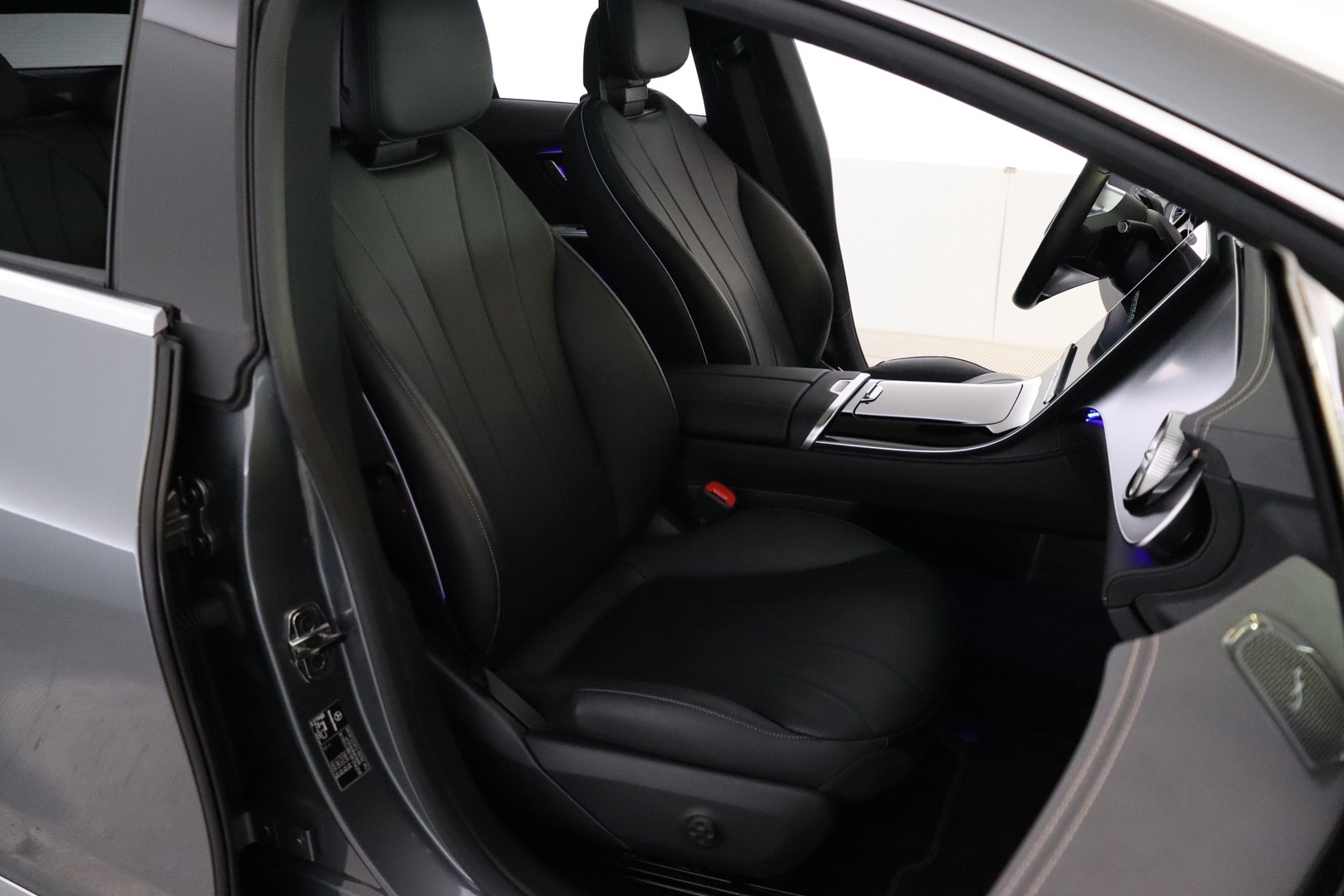 MERCEDES-BENZ EQE 2024