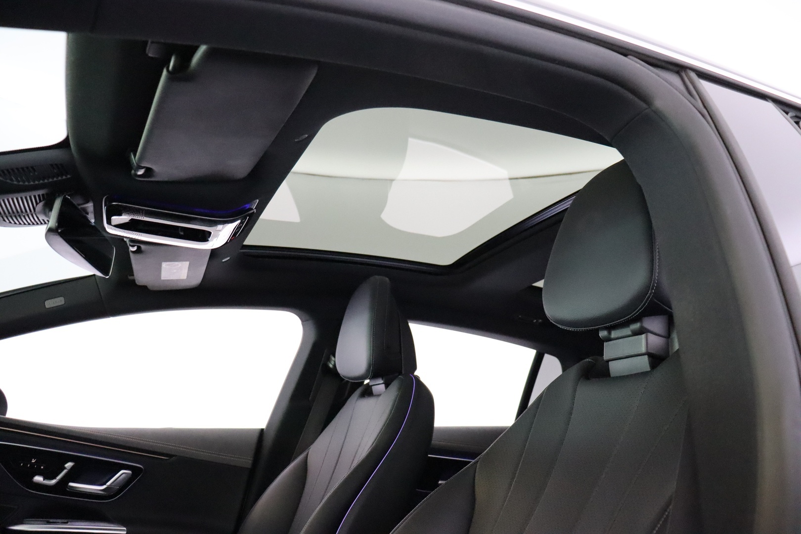 MERCEDES-BENZ EQE 2024