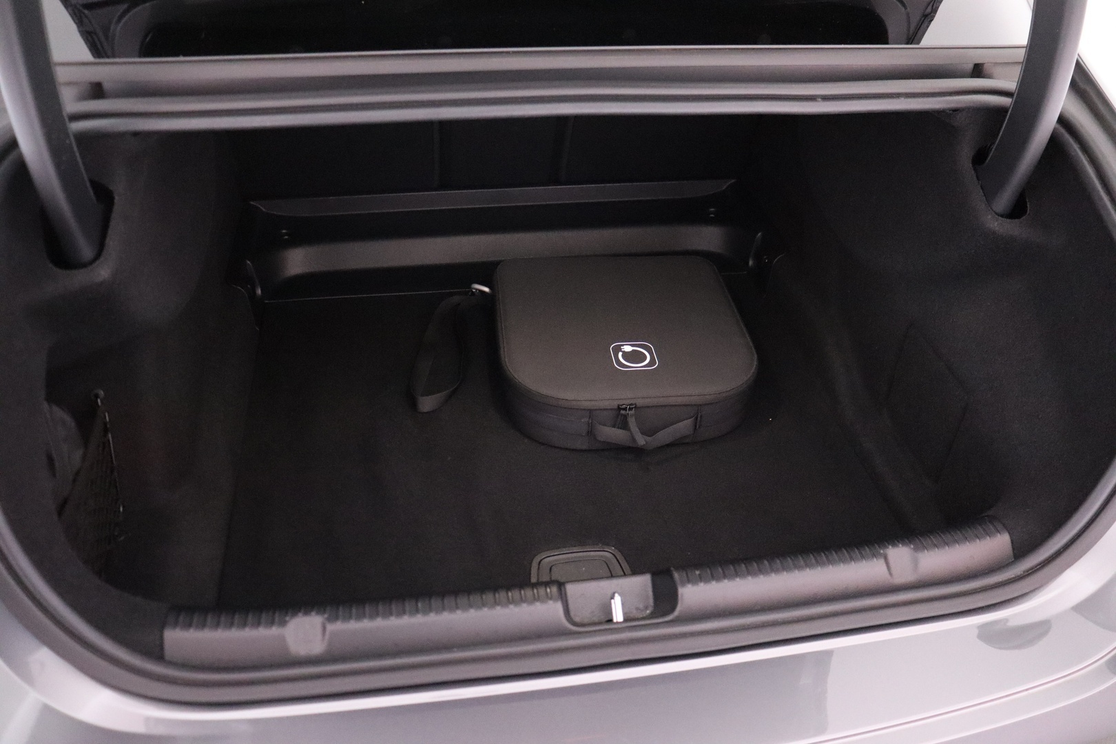 MERCEDES-BENZ EQE 2024