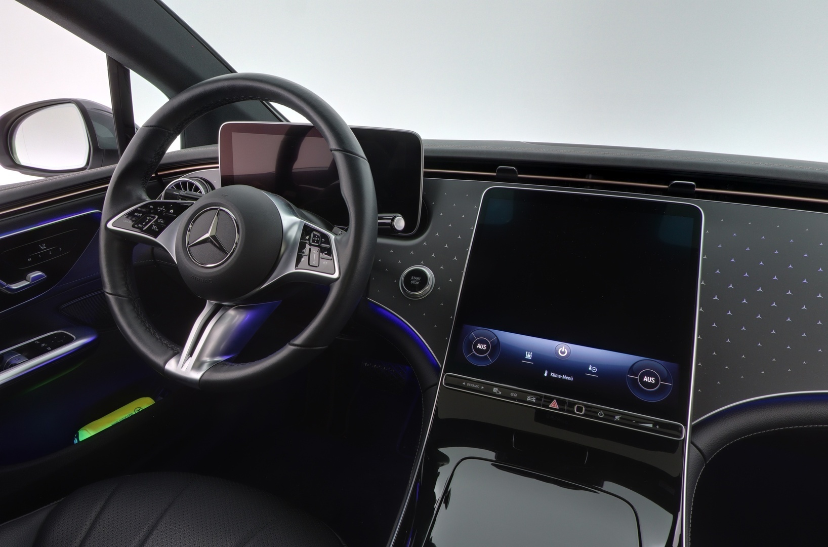 MERCEDES-BENZ EQE 2024