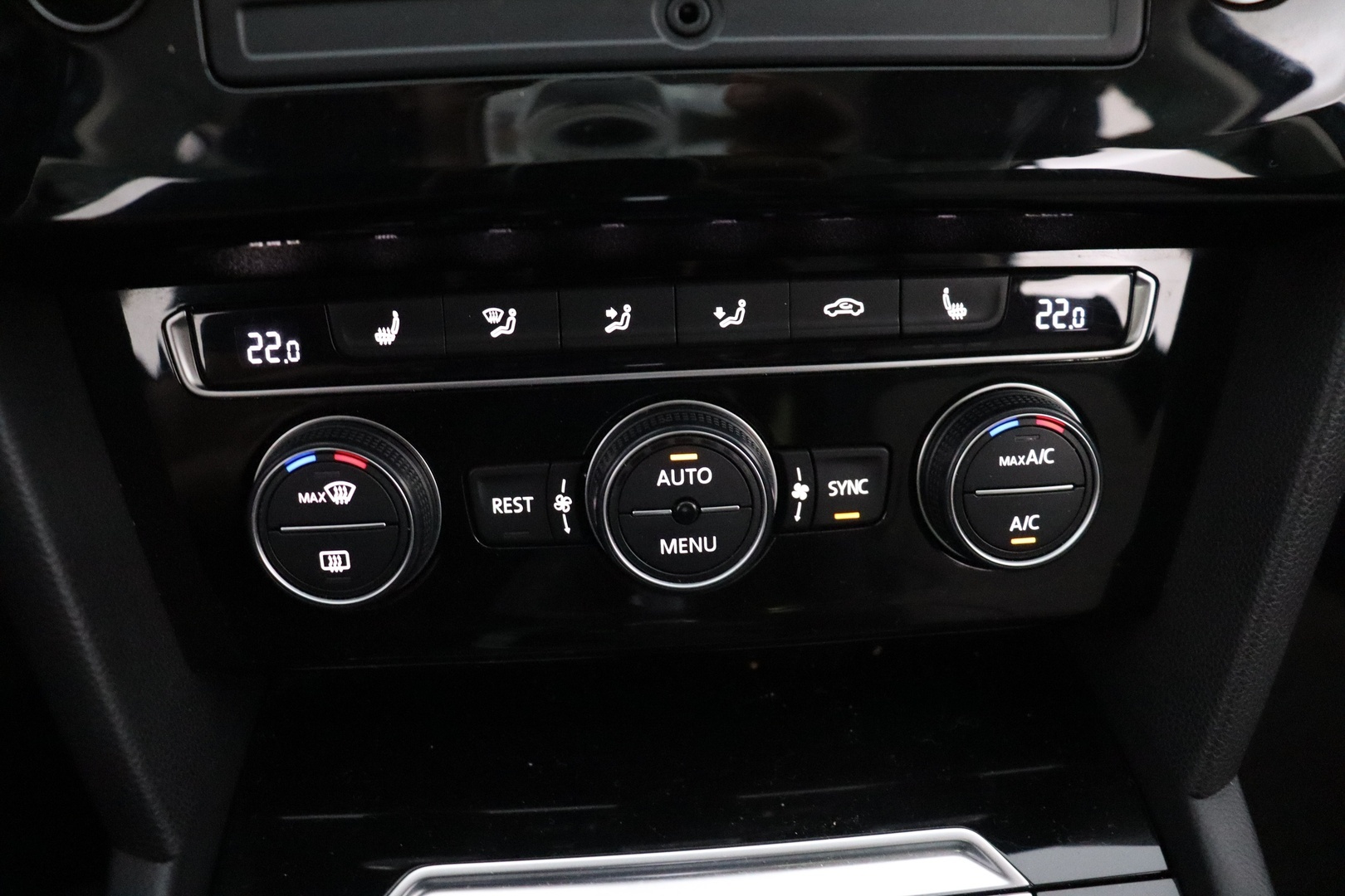 VOLKSWAGEN Passat 2016