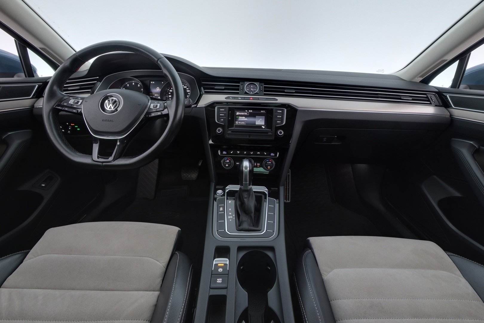 VOLKSWAGEN Passat 2016