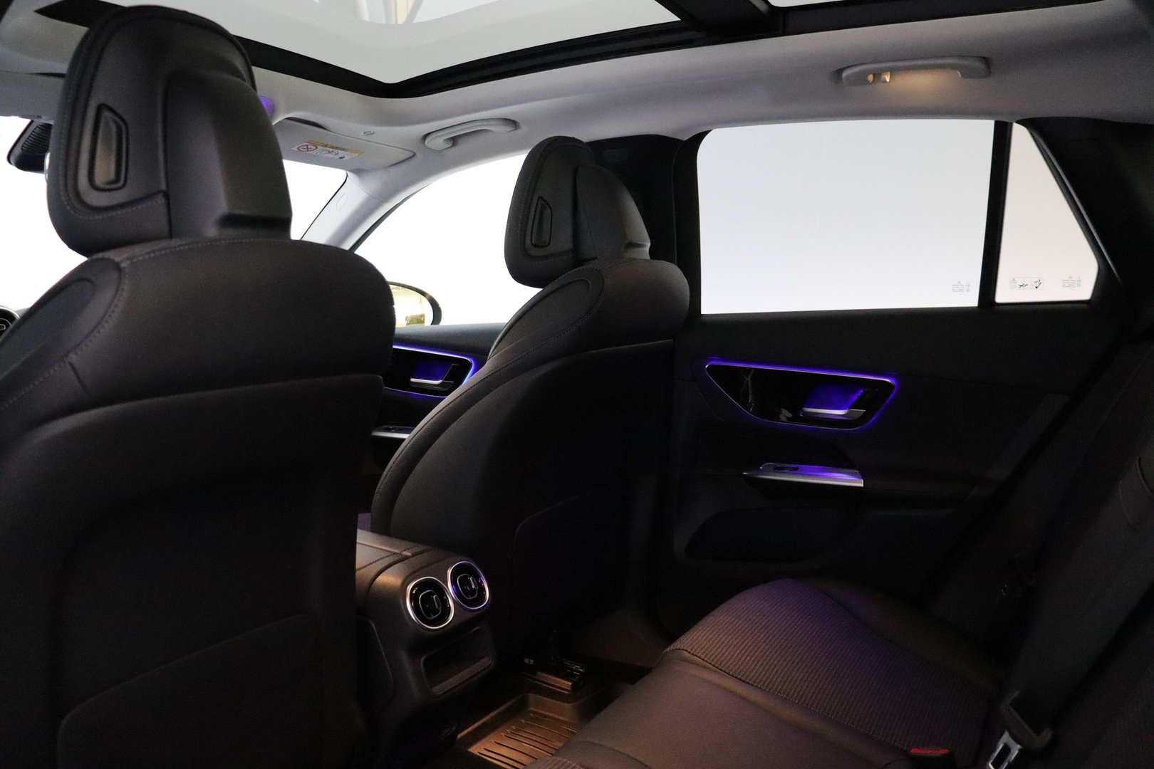 MERCEDES-BENZ GLC 2023