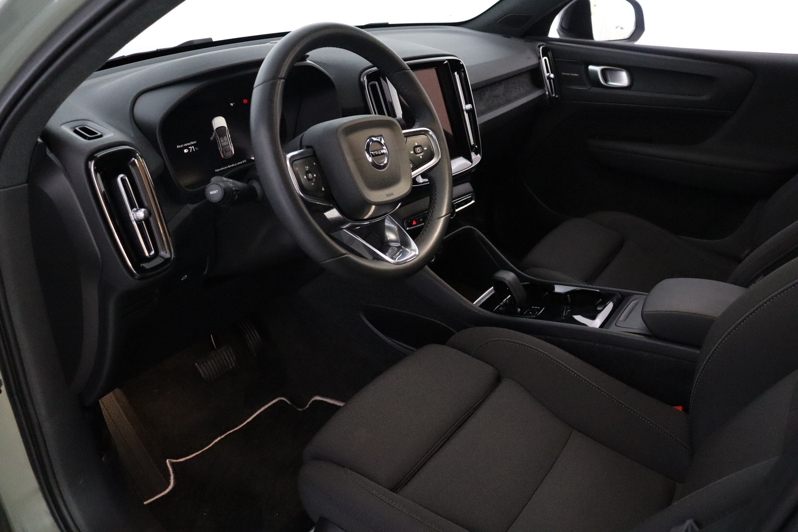 VOLVO C40 2022