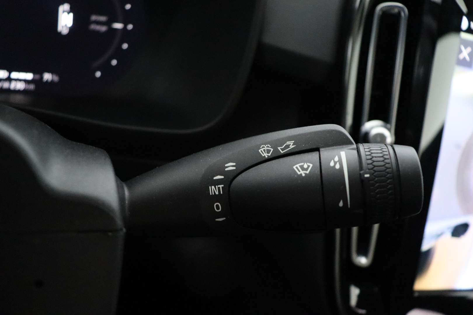 VOLVO C40 2022