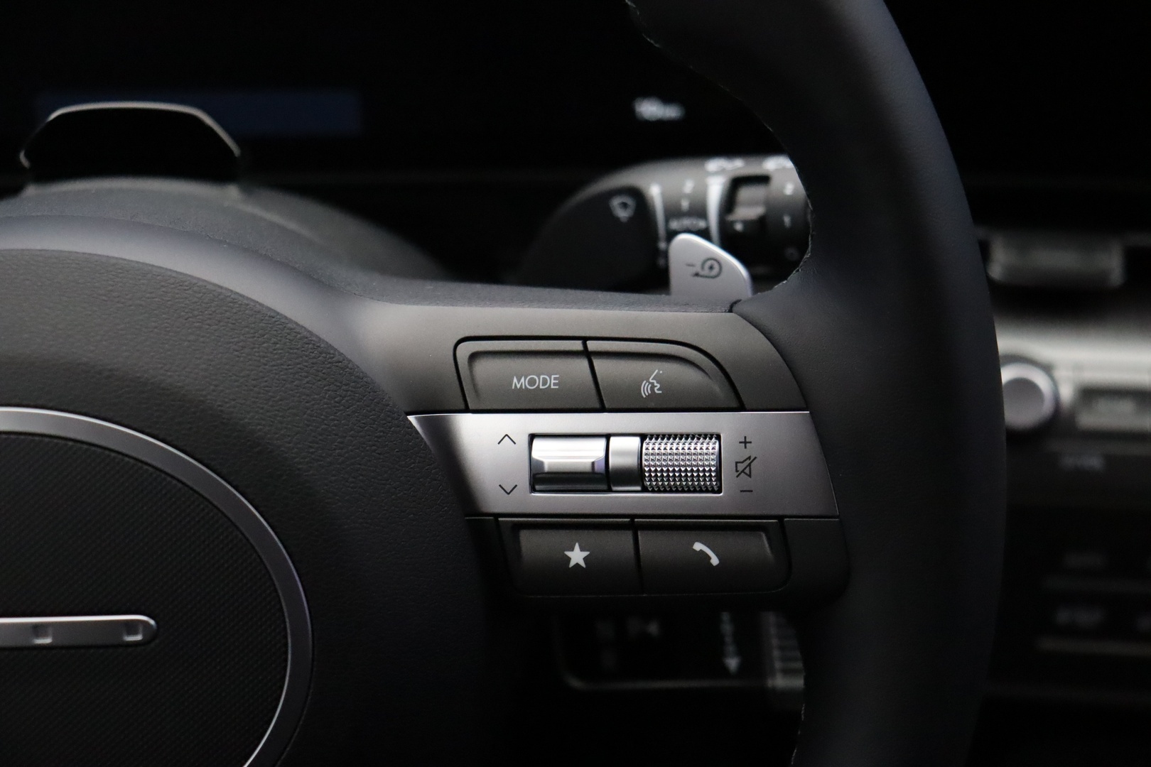 HYUNDAI KONA ELECTRIC 2025