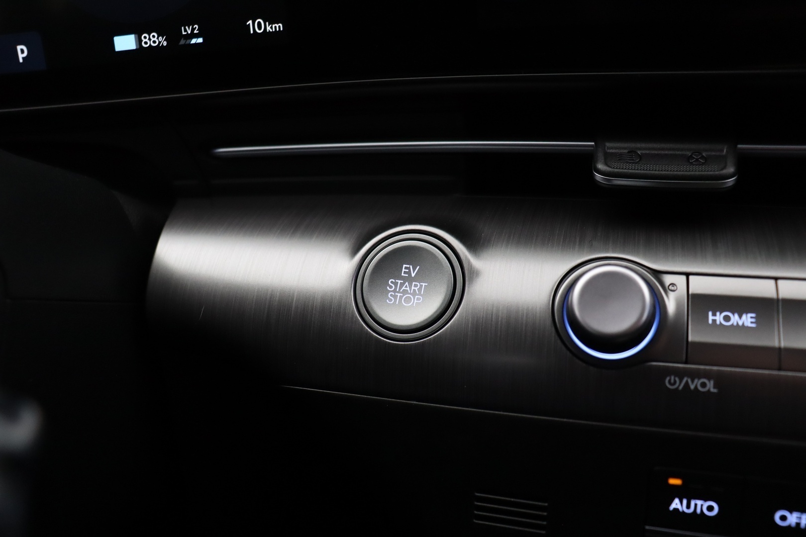 HYUNDAI KONA ELECTRIC 2025