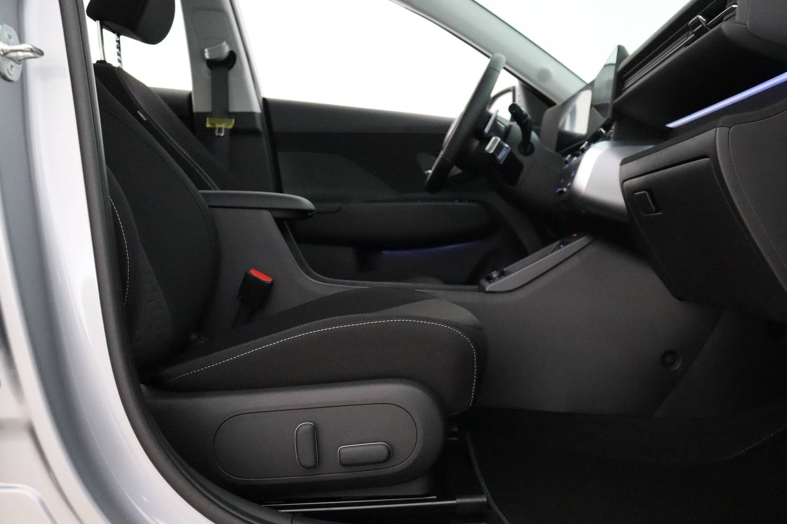 HYUNDAI KONA ELECTRIC 2025