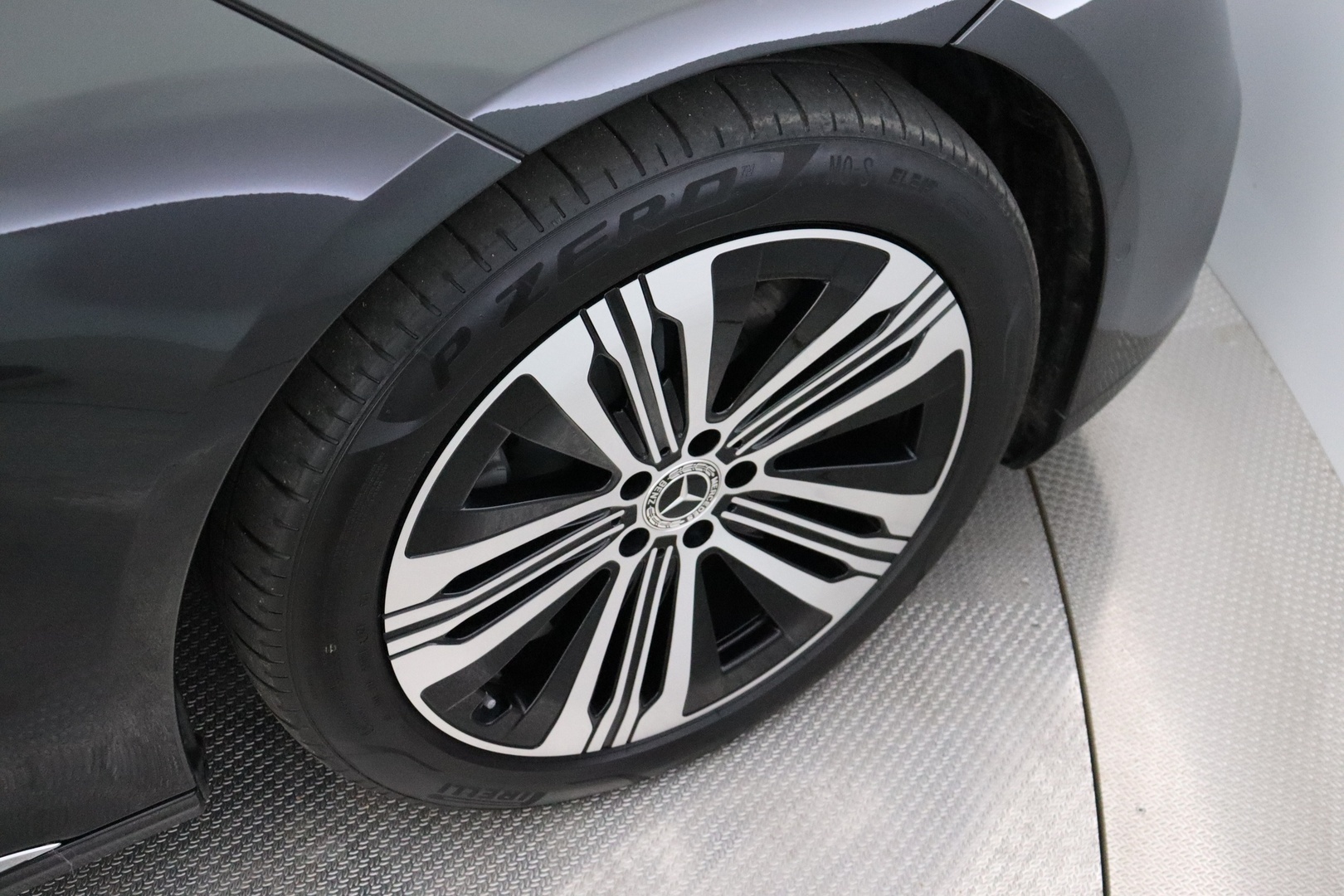 MERCEDES-BENZ EQS 2022