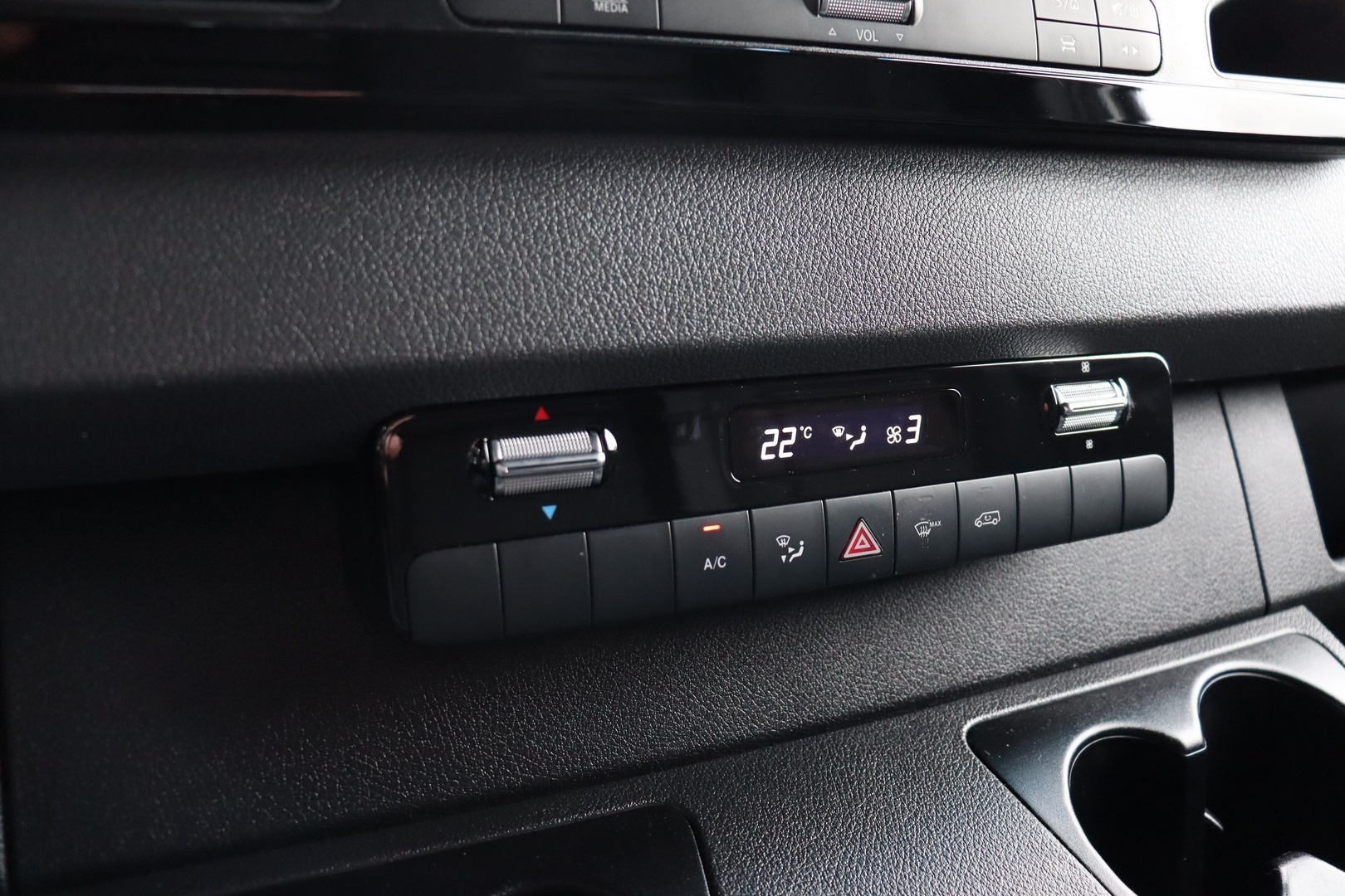 MERCEDES-BENZ Sprinter 2024