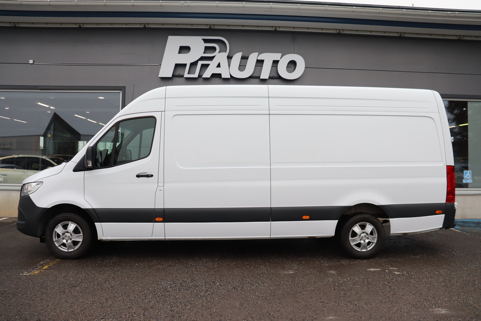 MERCEDES-BENZ Sprinter 2024