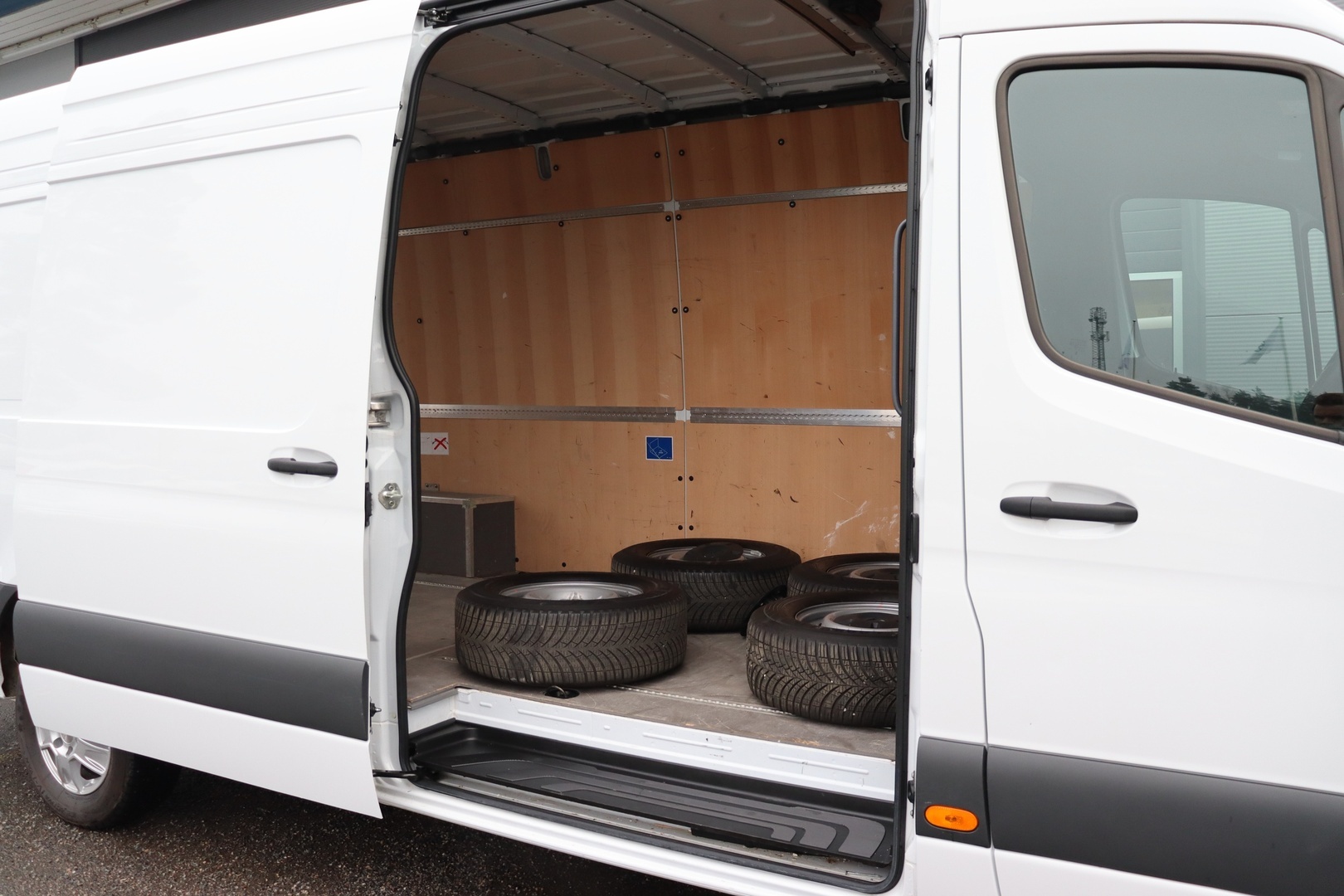 MERCEDES-BENZ Sprinter 2024